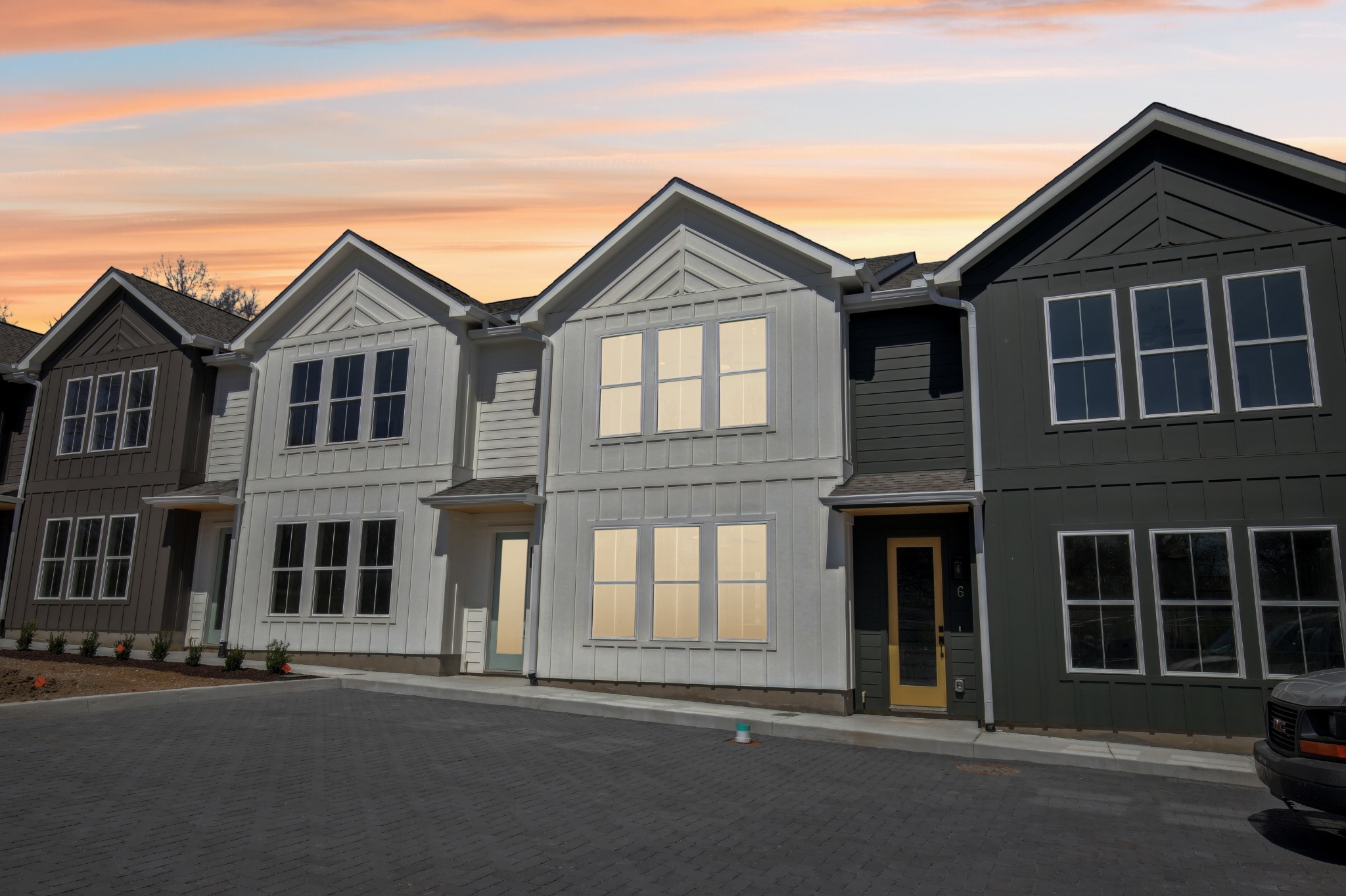 908 Anderson Ln Unit: 6