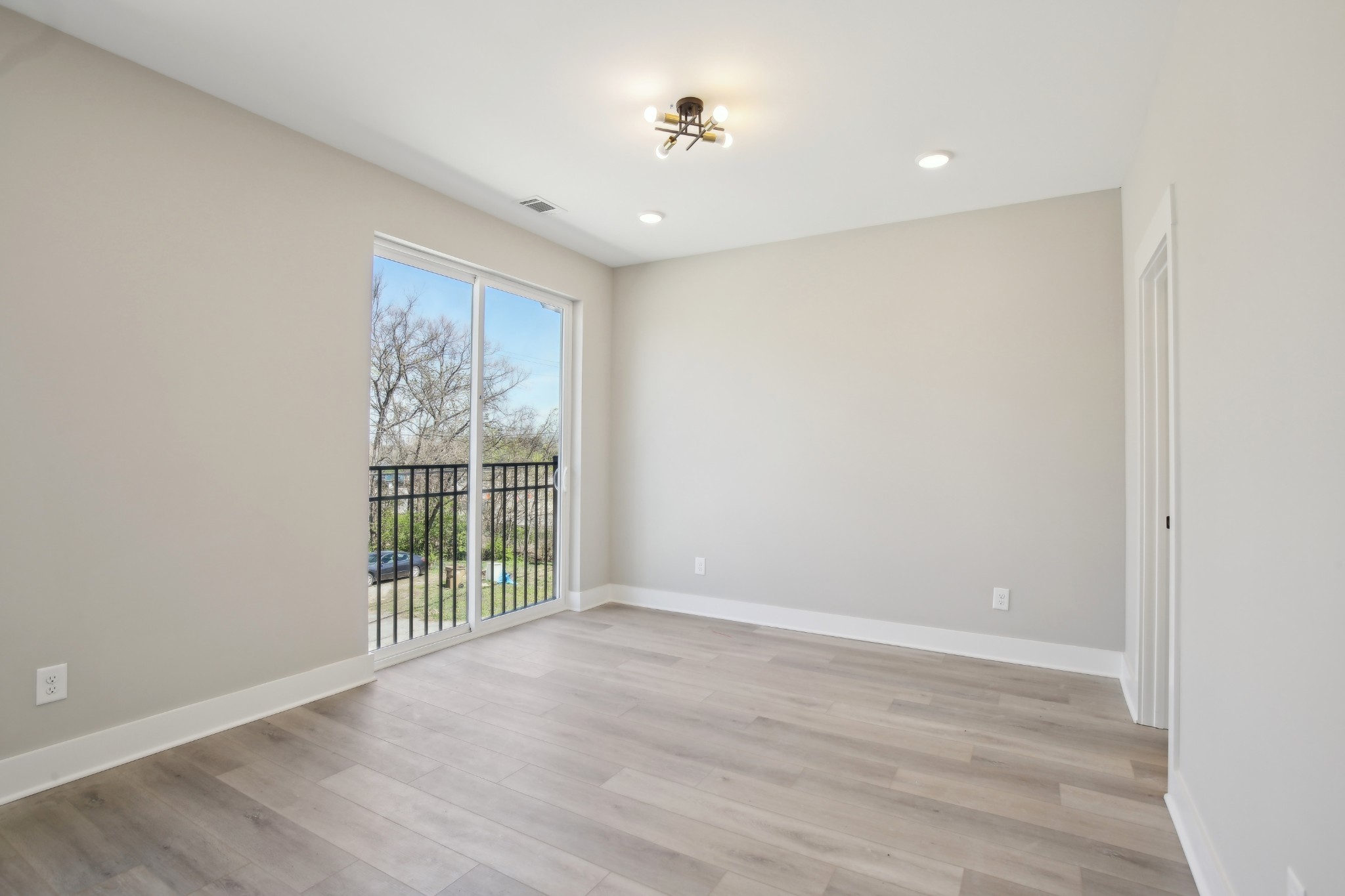 908 Anderson Ln Unit: 6