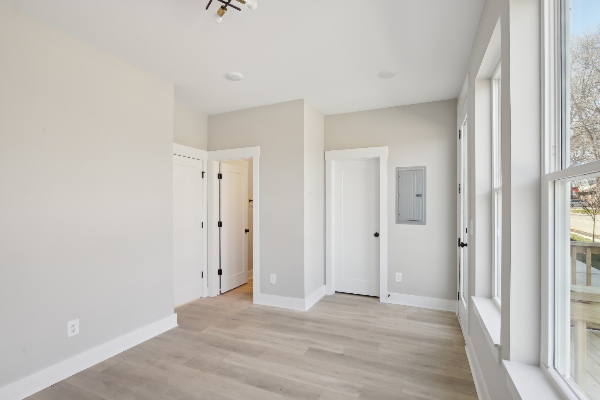 908 Anderson Ln Unit: 6