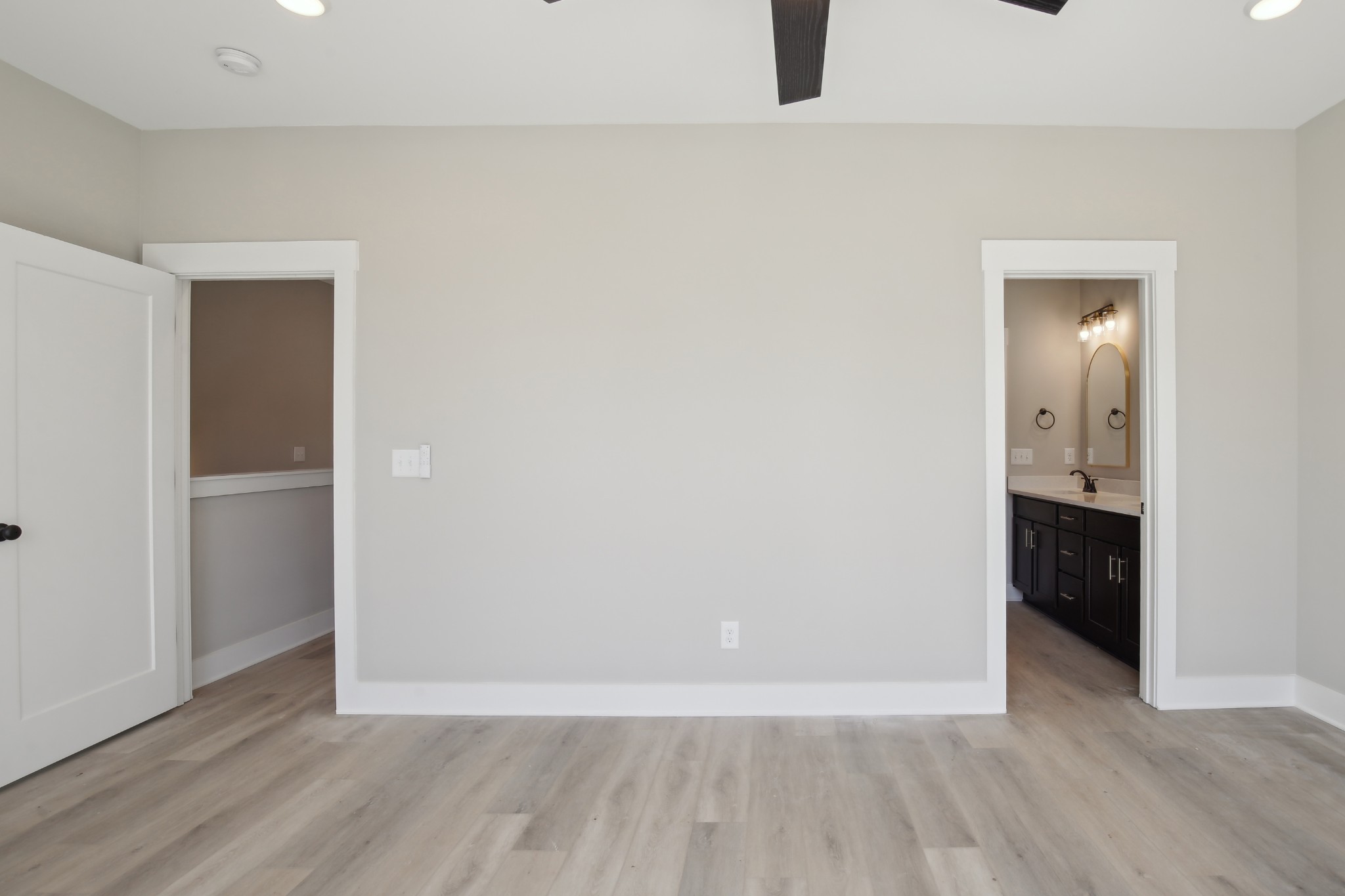 908 Anderson Ln Unit: 6