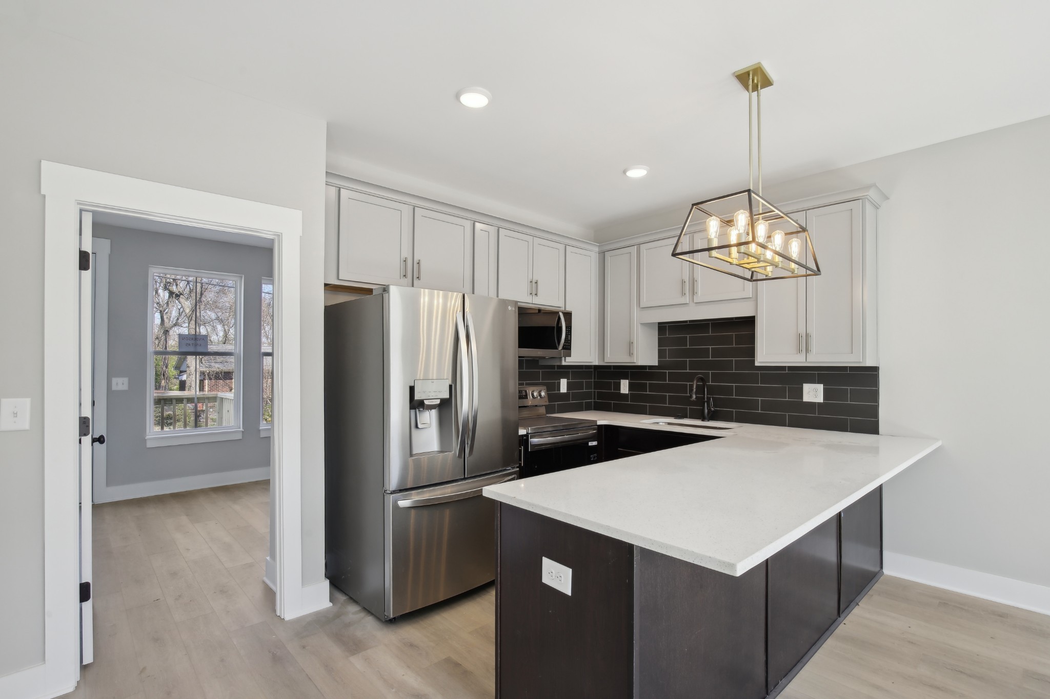 908 Anderson Ln Unit: 6