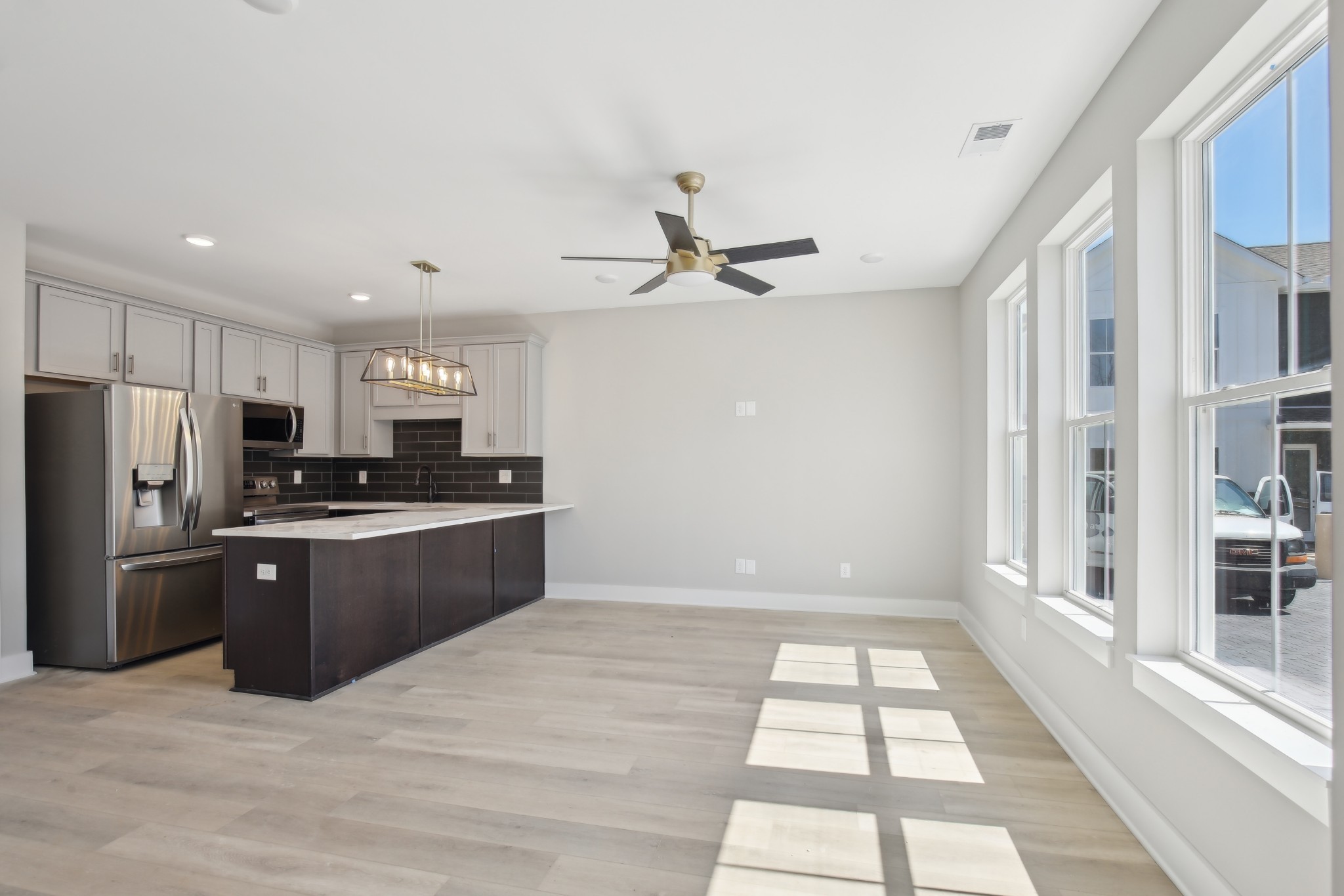 908 Anderson Ln Unit: 6