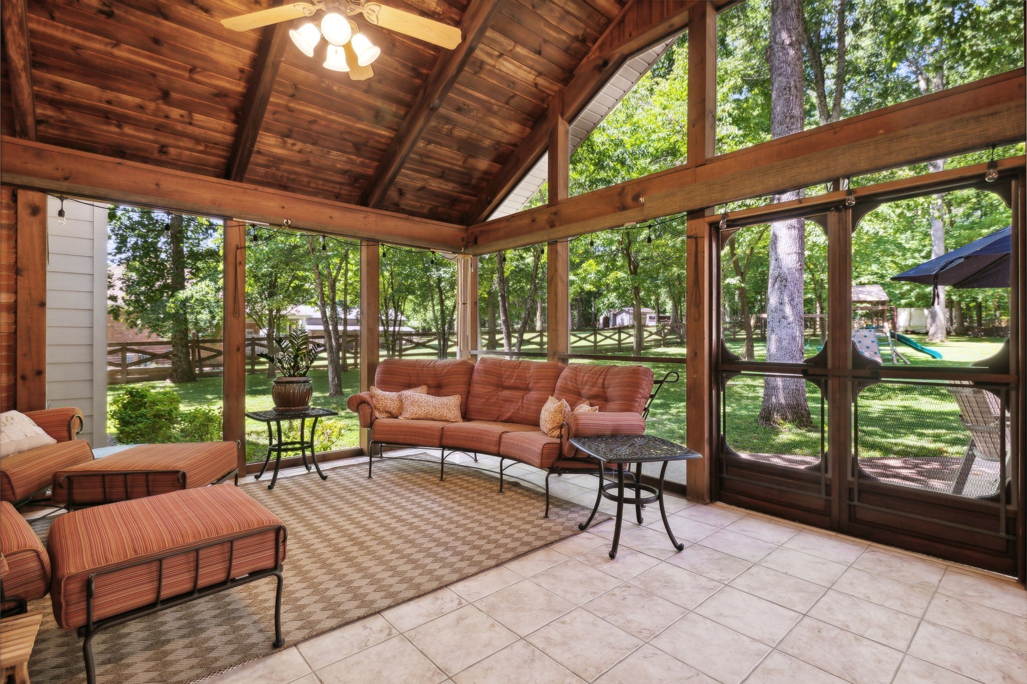 3208 Thoroughbred Dr