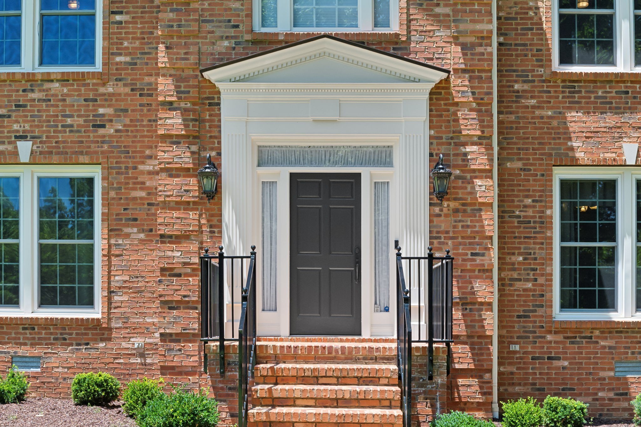 3208 Thoroughbred Dr