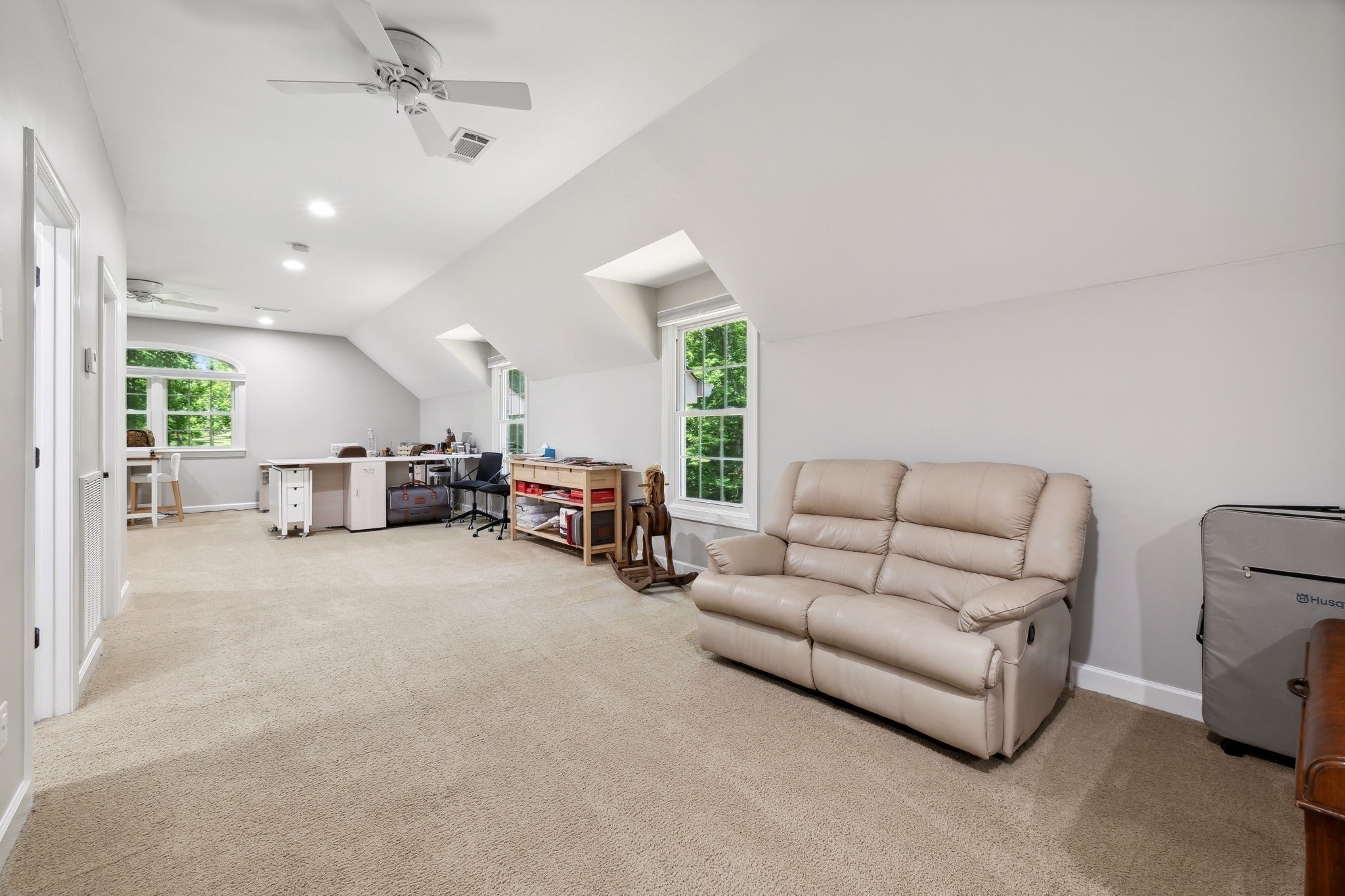 3208 Thoroughbred Dr