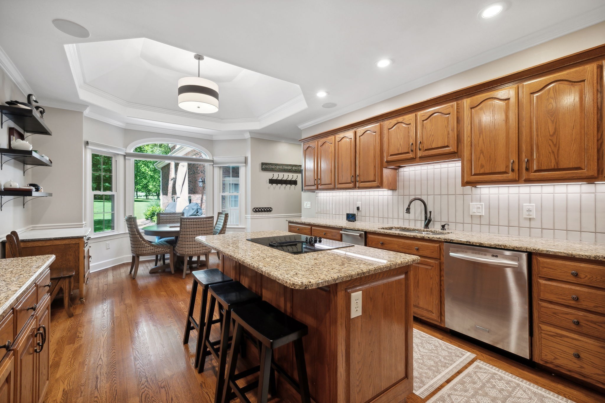 3208 Thoroughbred Dr