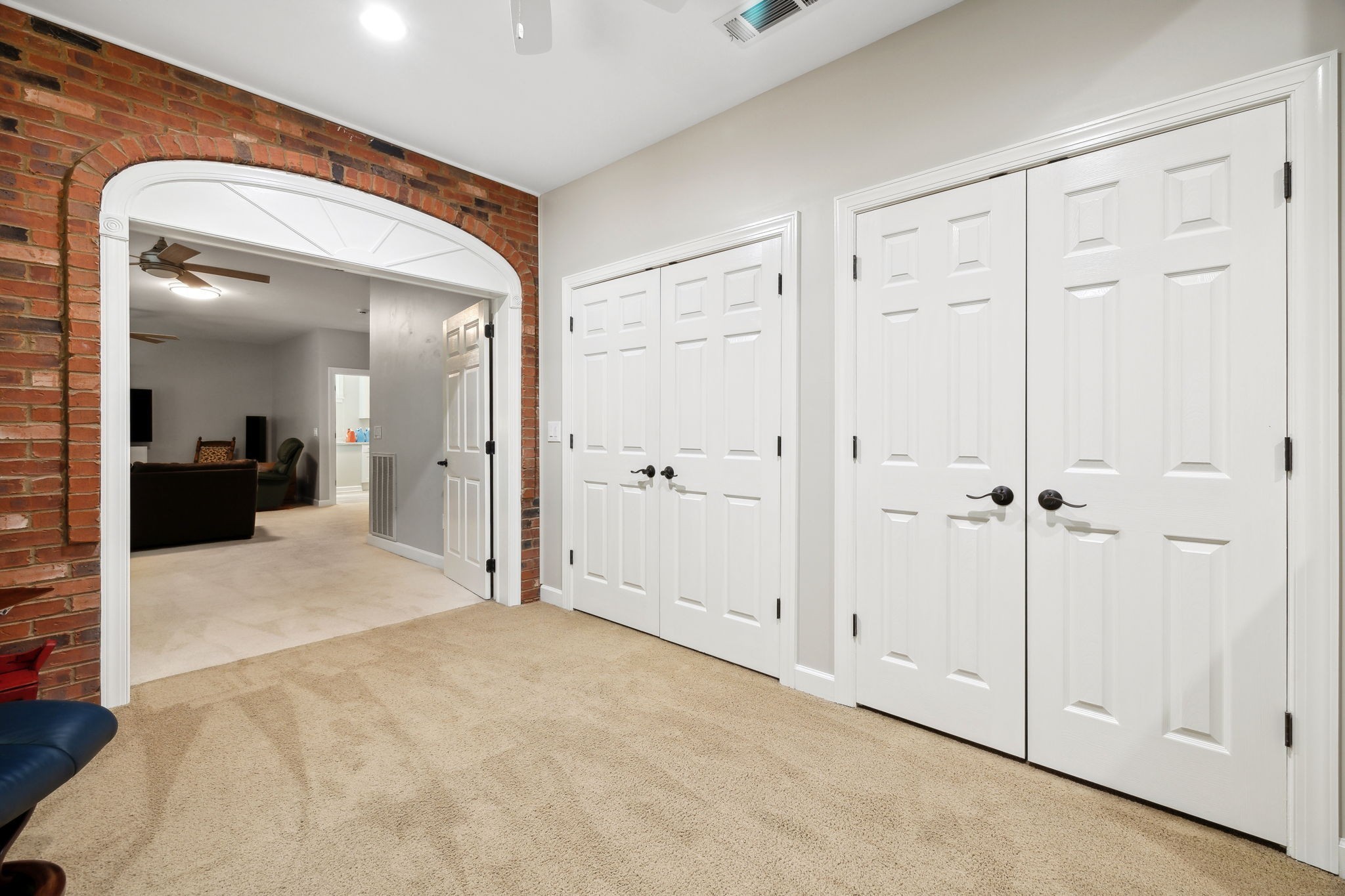 3208 Thoroughbred Dr