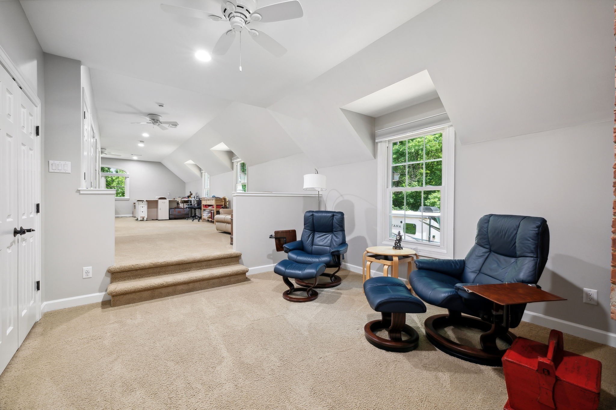 3208 Thoroughbred Dr