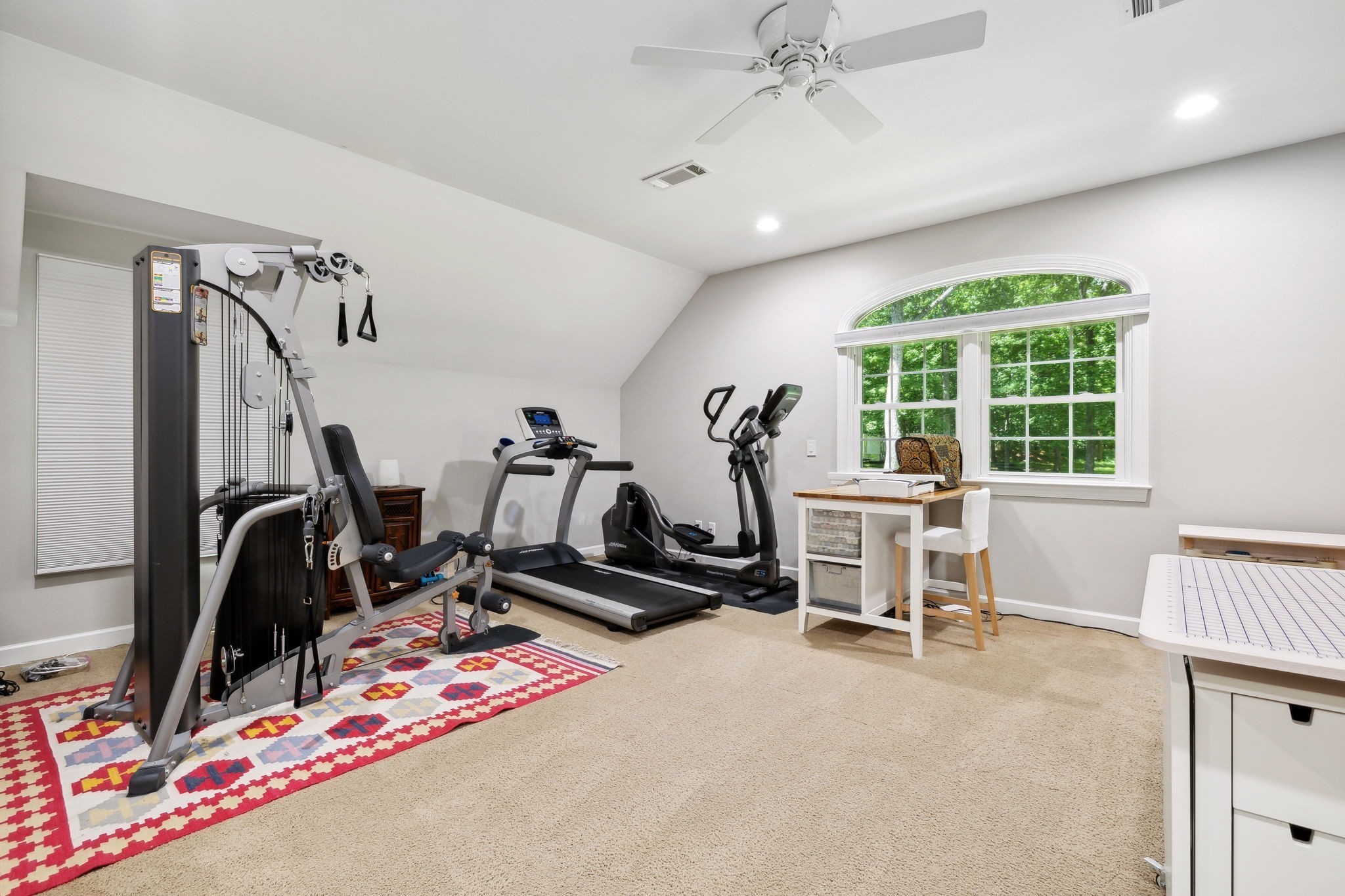 3208 Thoroughbred Dr