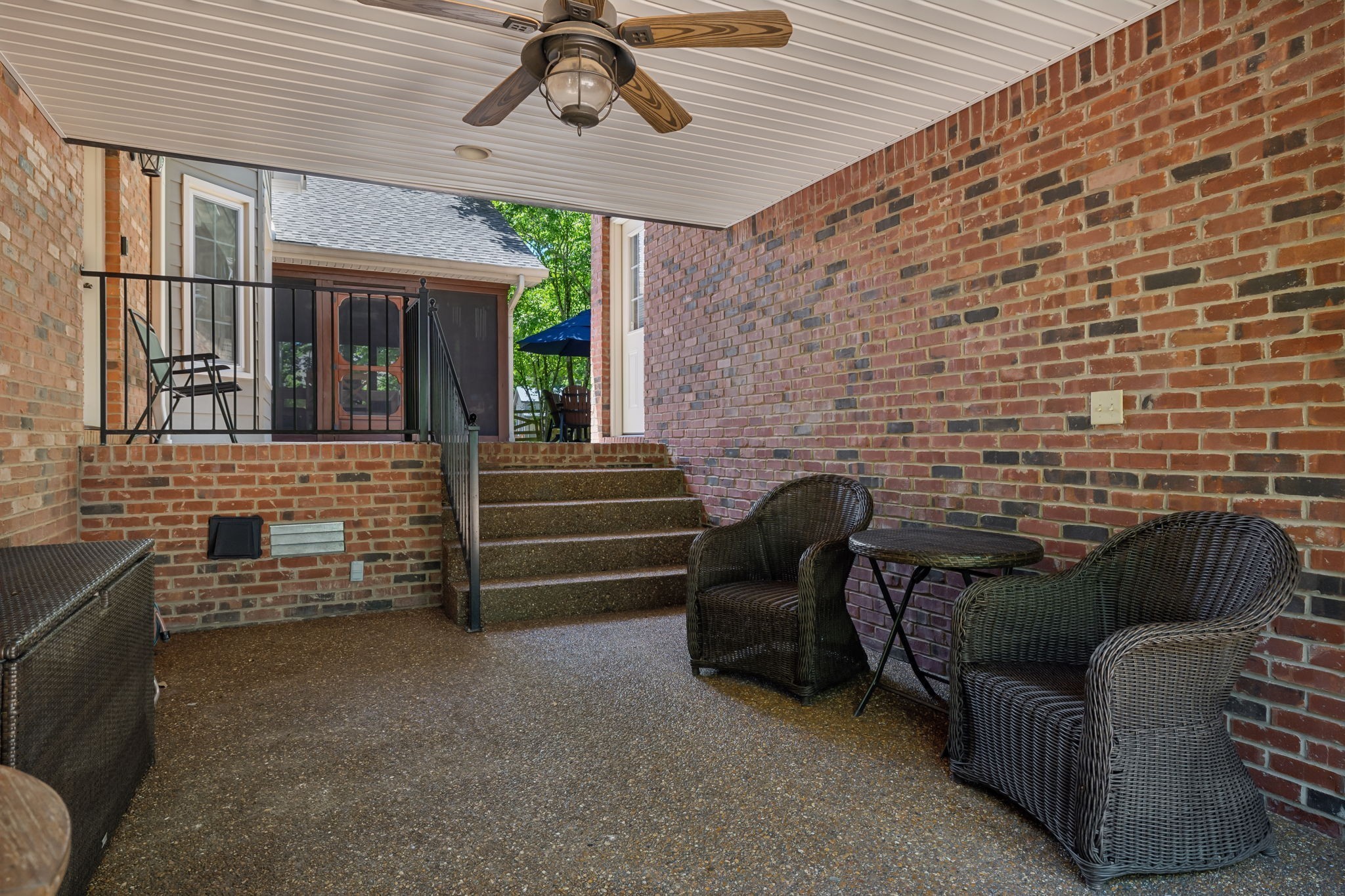 3208 Thoroughbred Dr