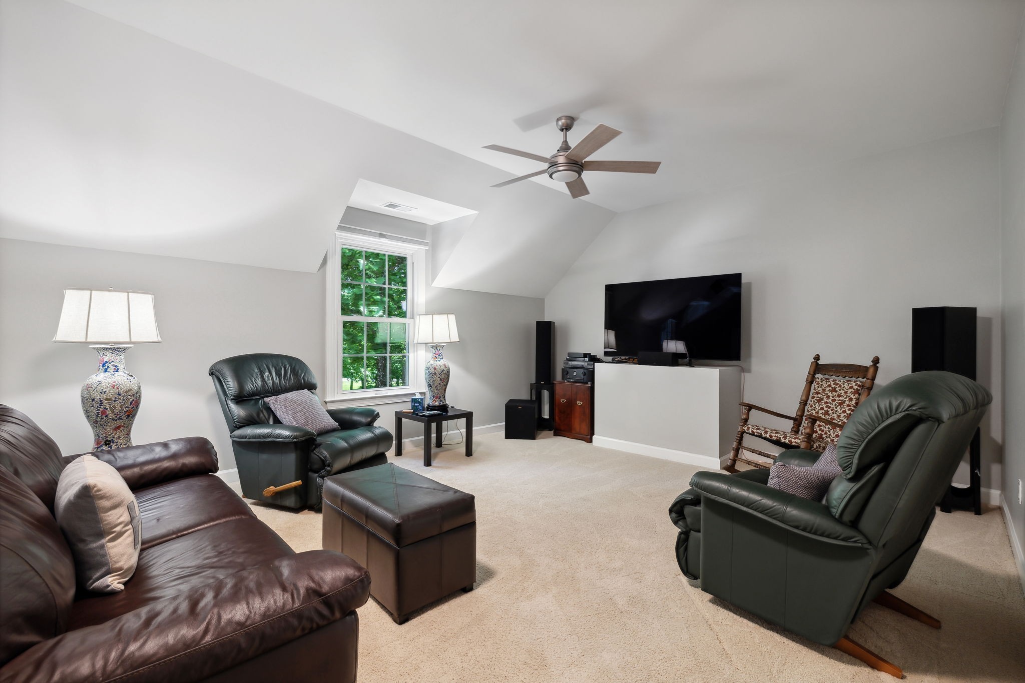 3208 Thoroughbred Dr