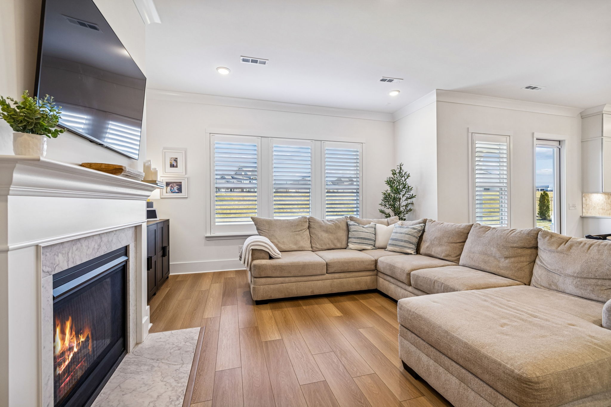 7283 Fiddlers Glen Dr