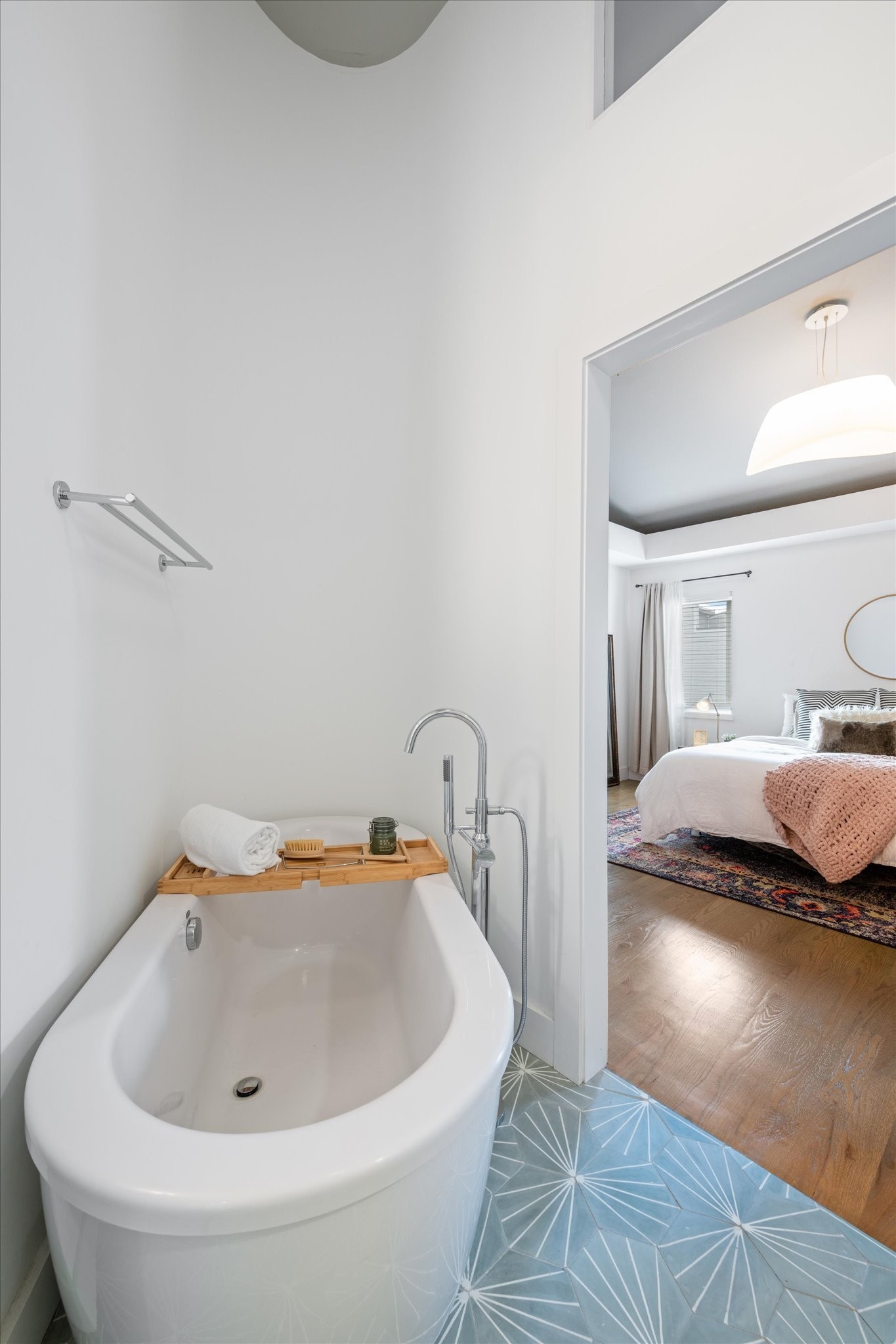 405 Avoca St Unit: 4