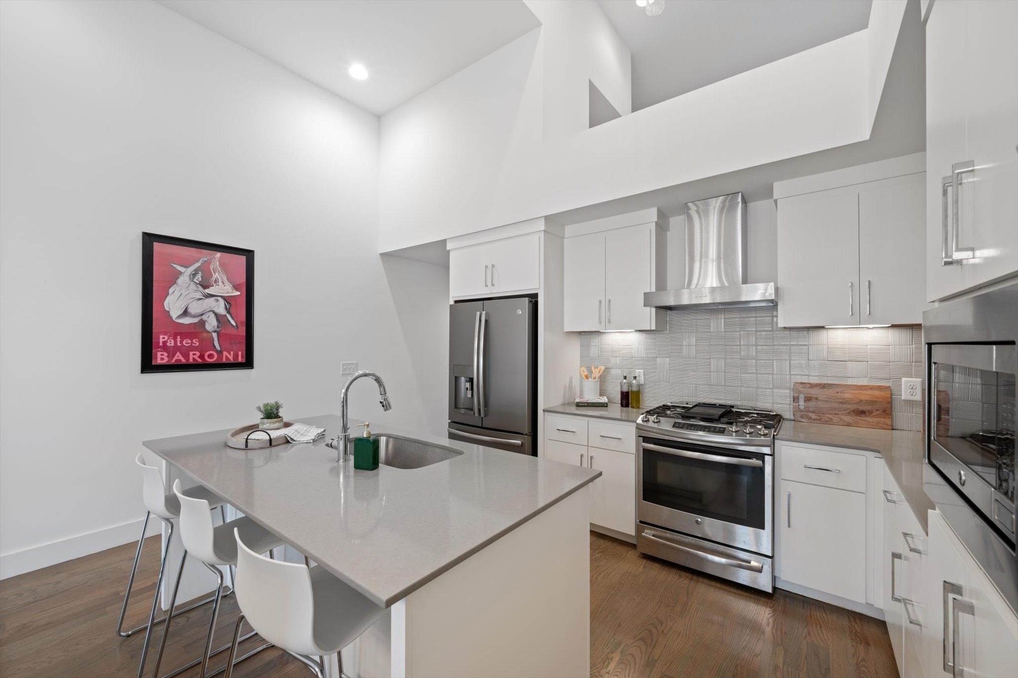 405 Avoca St Unit: 4