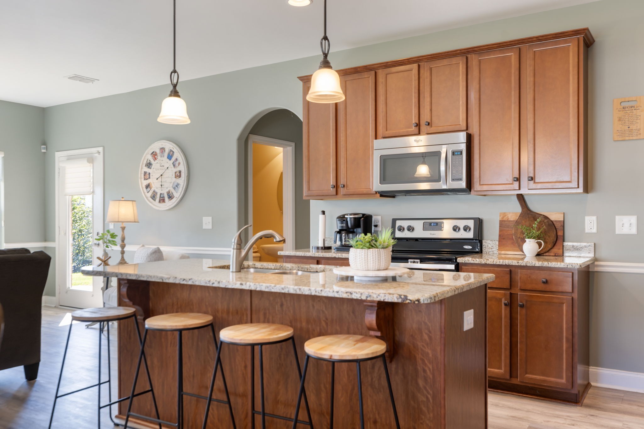 2404 Seven Oaks Park