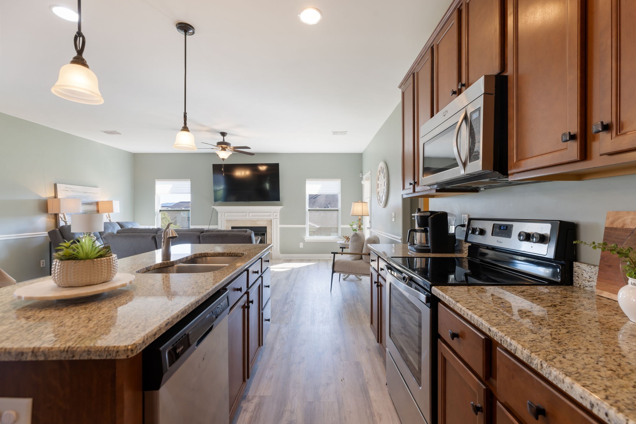 2404 Seven Oaks Park