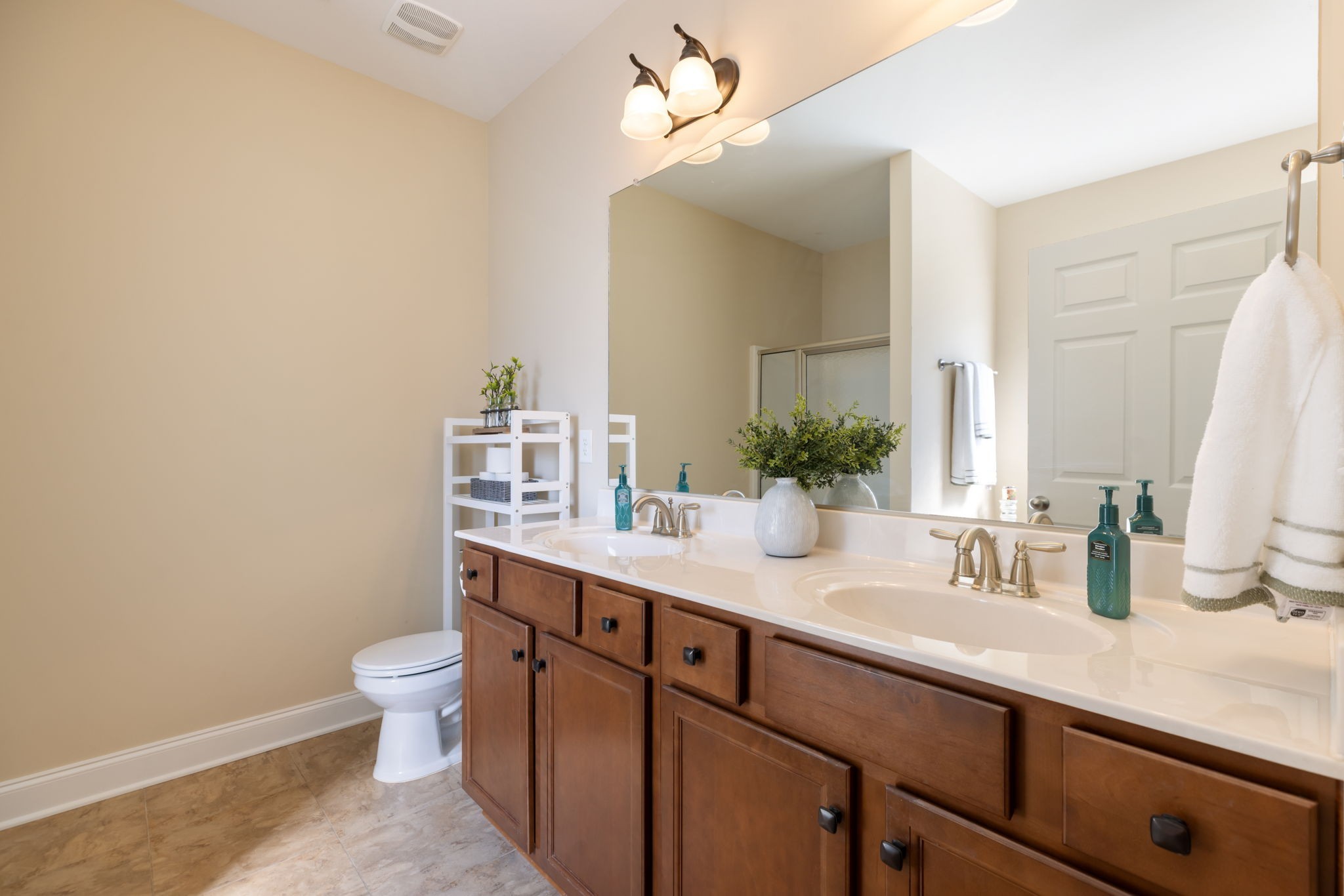 2404 Seven Oaks Park