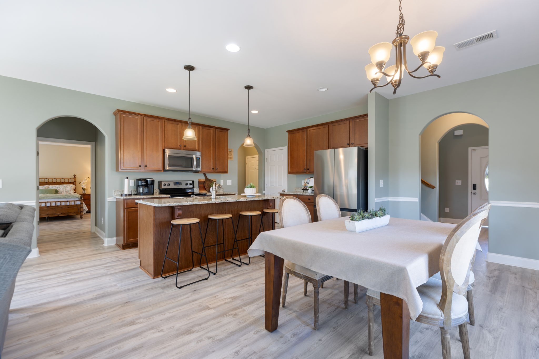 2404 Seven Oaks Park