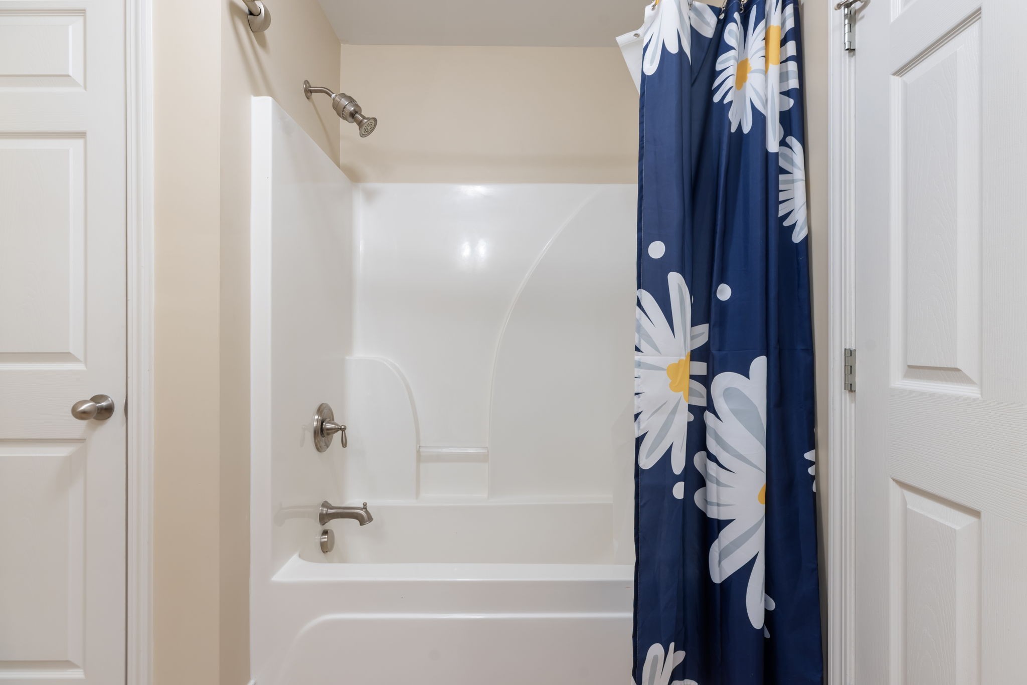 2404 Seven Oaks Park