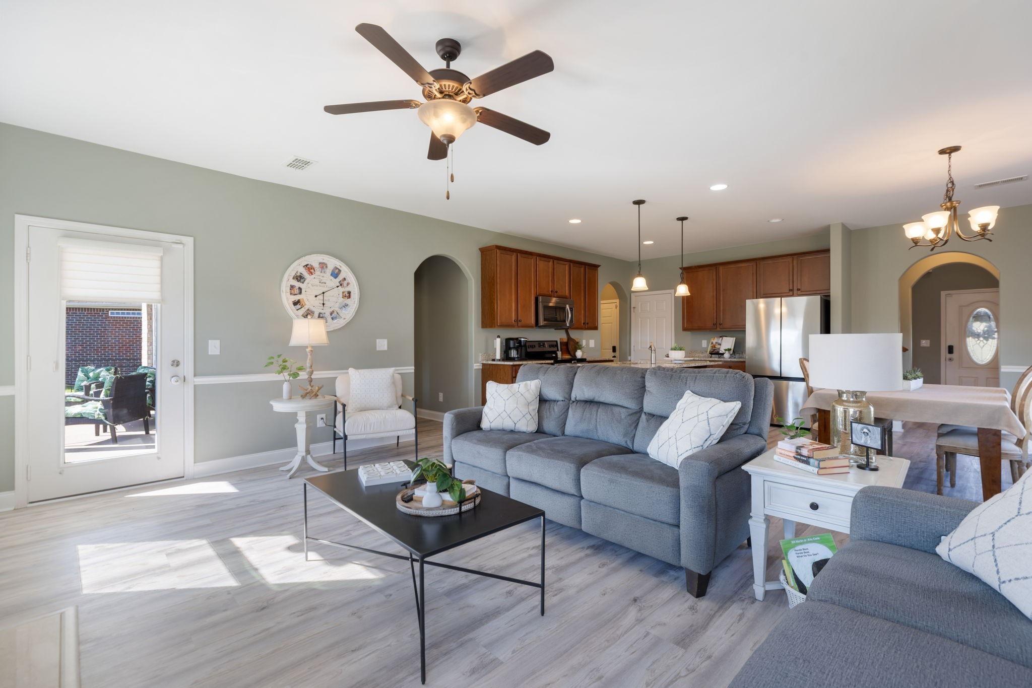 2404 Seven Oaks Park