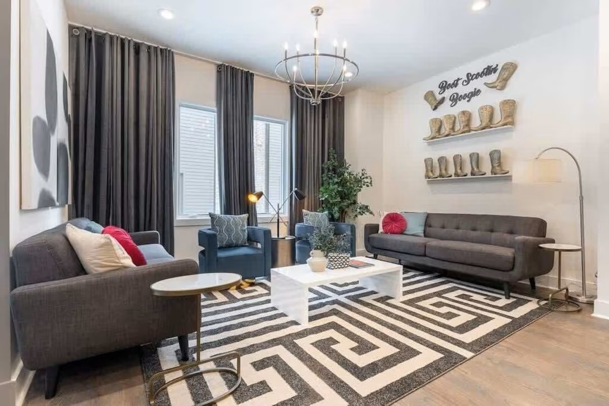 3206 West End Circle Unit: 1-8