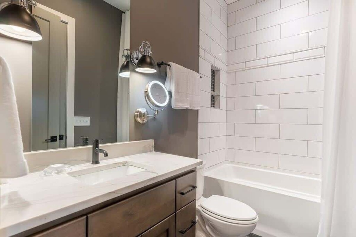 3206 West End Circle Unit: 1-8