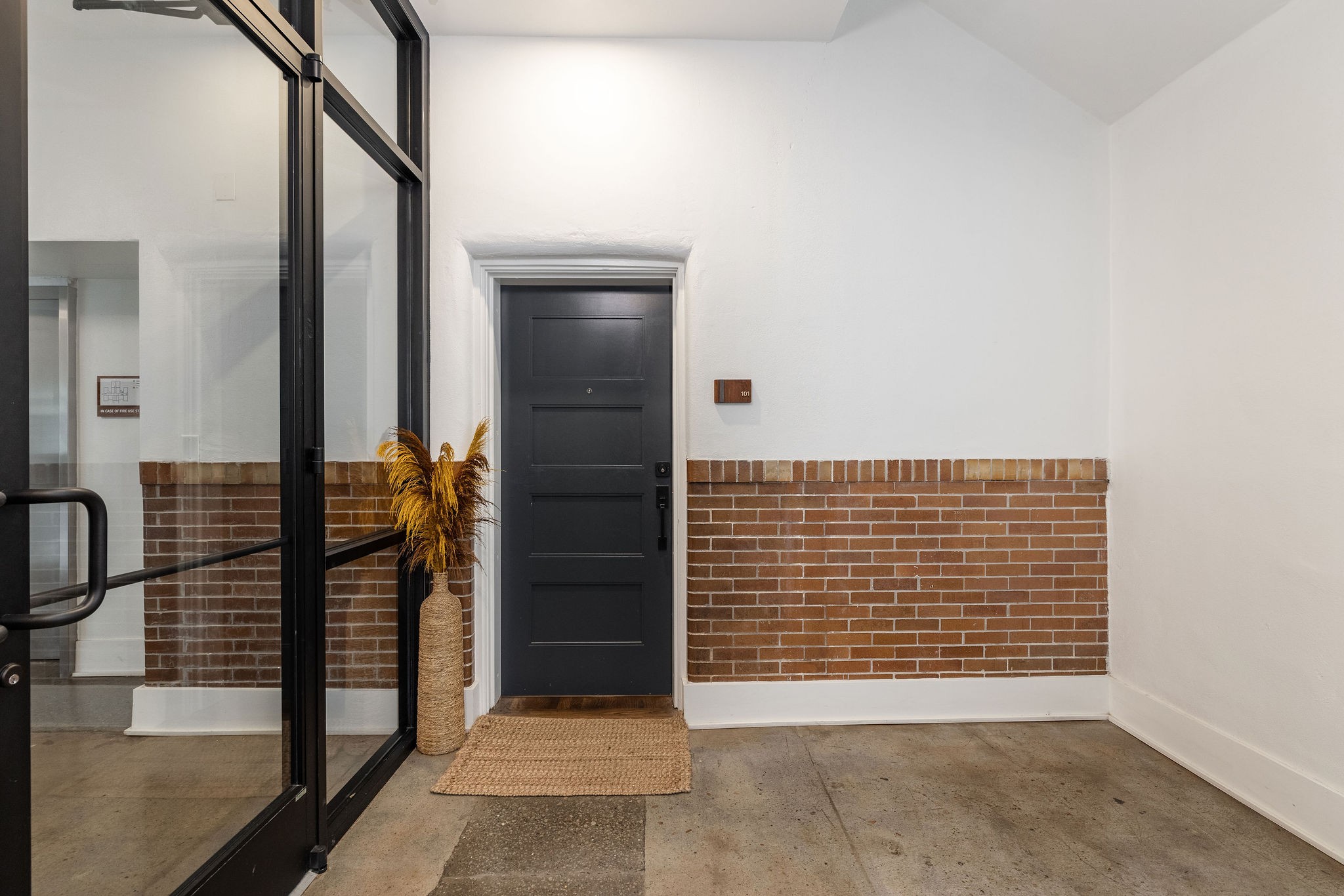 601 Madison St Unit: 101