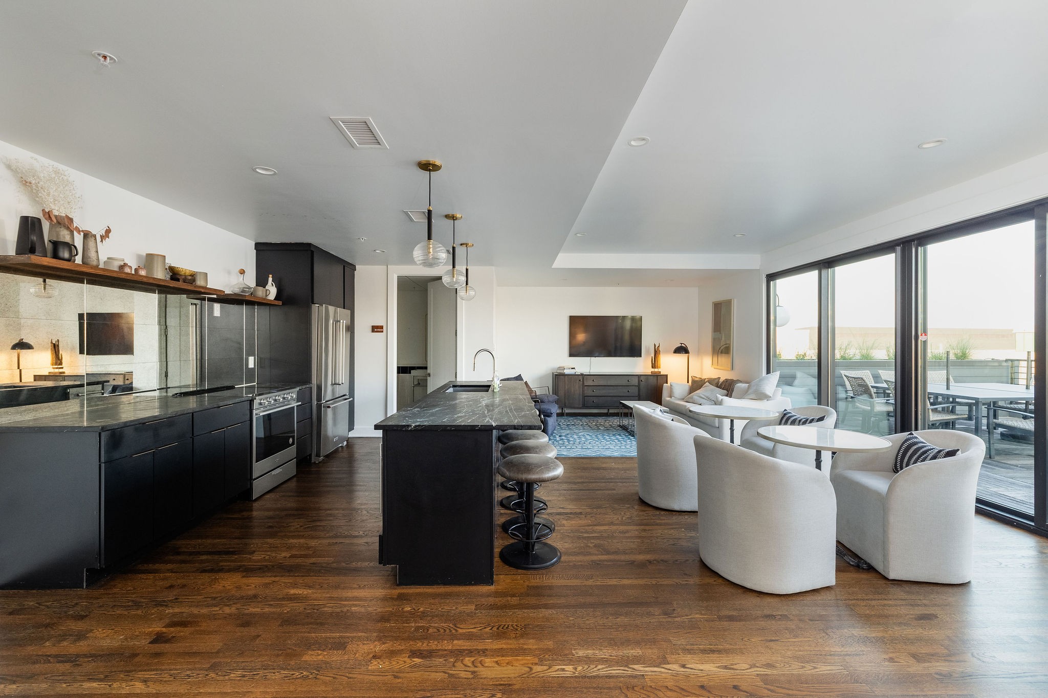 601 Madison St Unit: 101