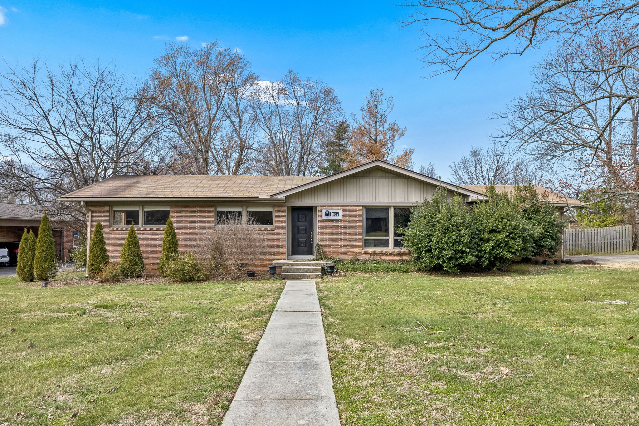 1002 Walton Dr