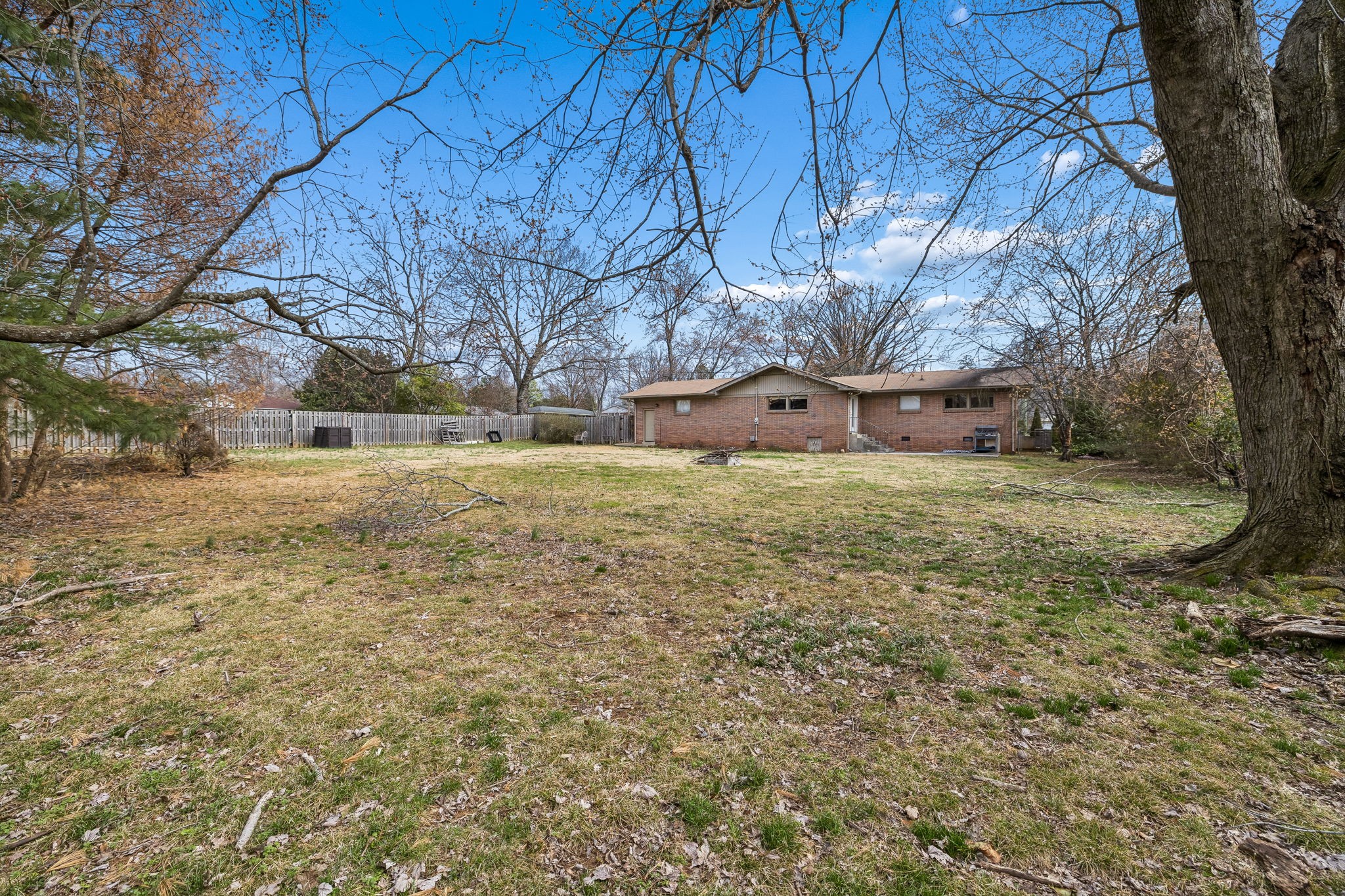1002 Walton Dr