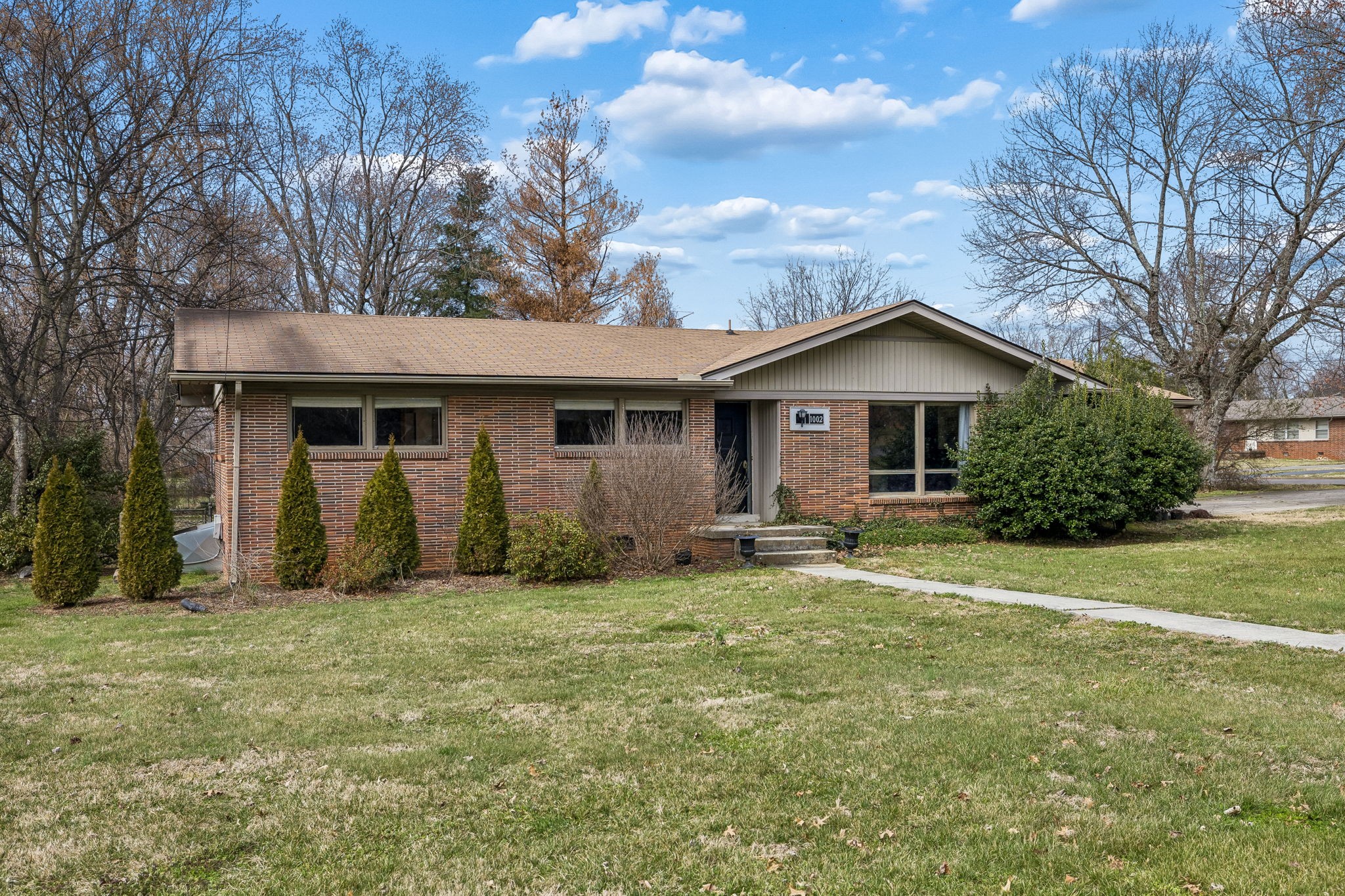 1002 Walton Dr