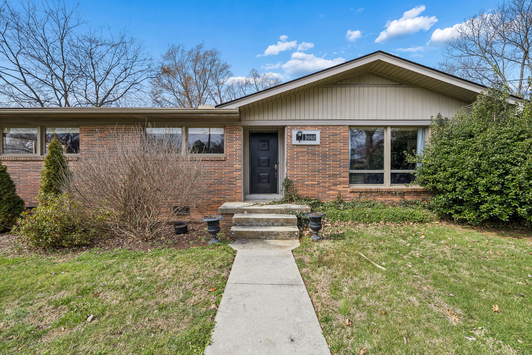 1002 Walton Dr