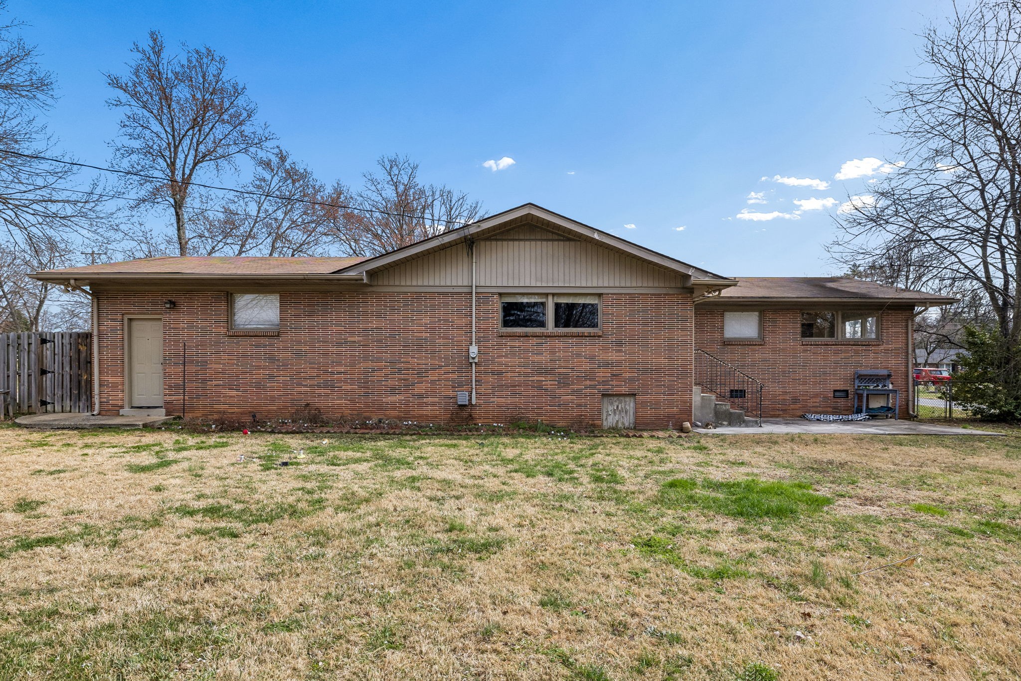1002 Walton Dr
