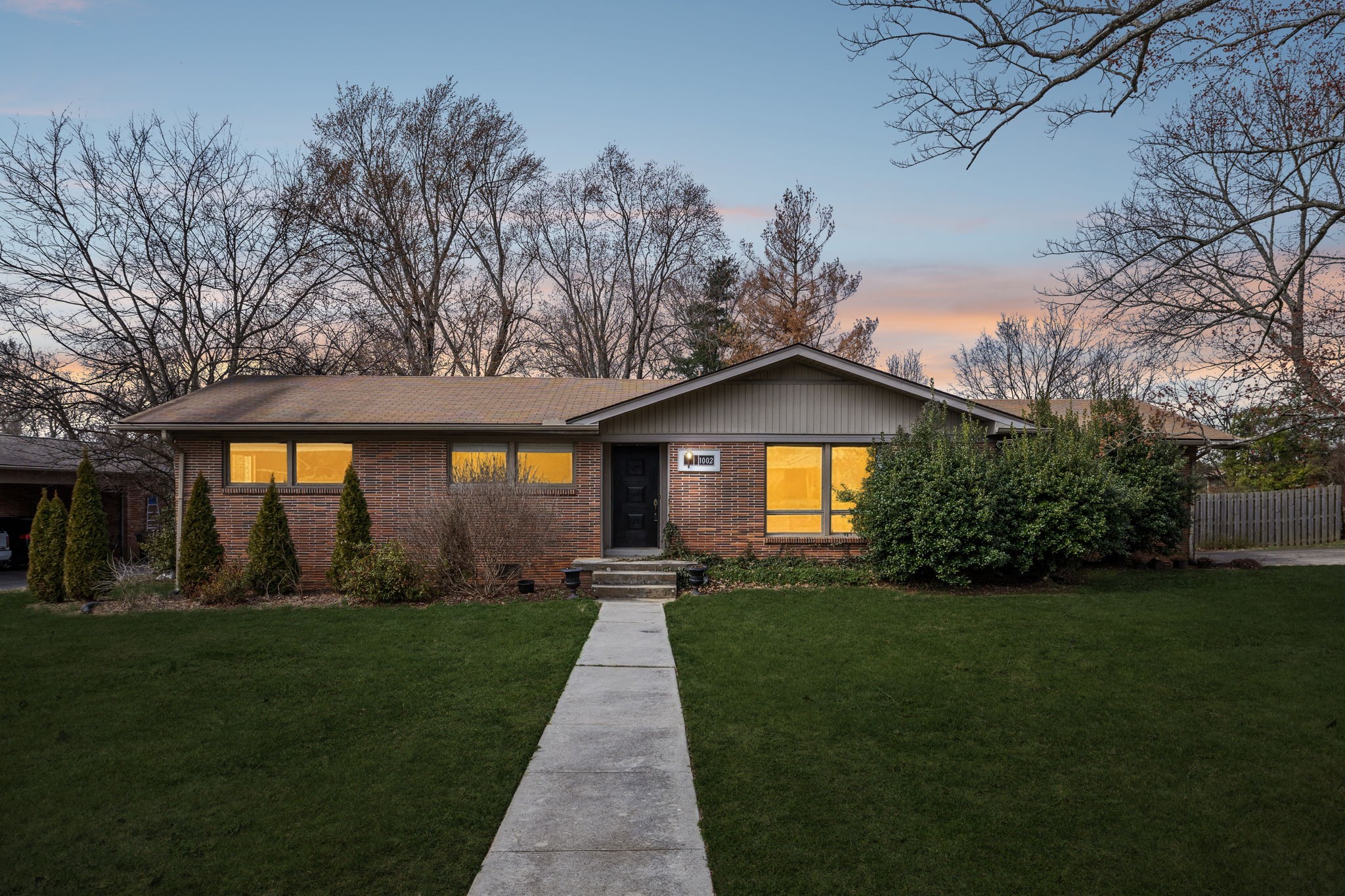 1002 Walton Dr