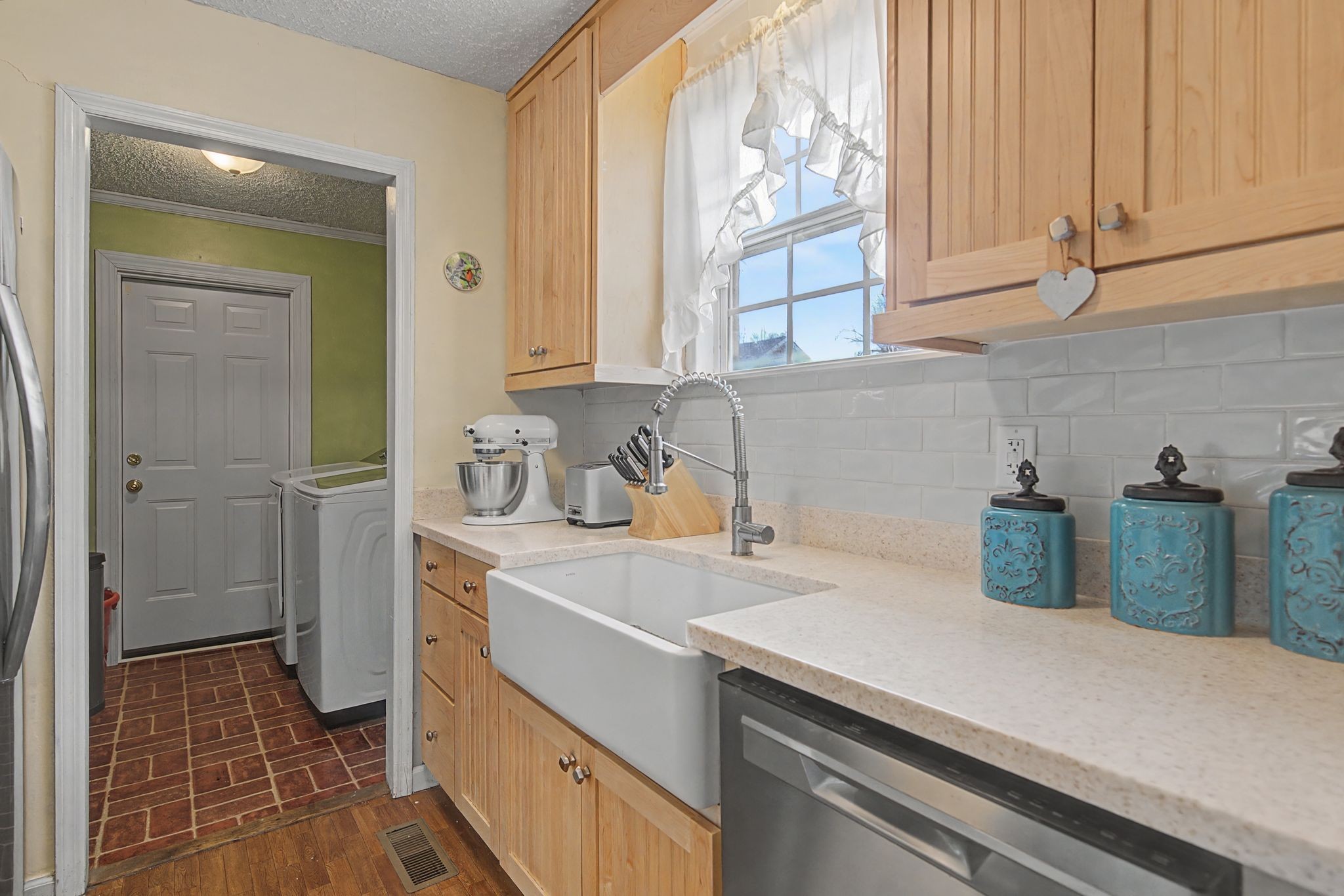 7041 Old Nashville Hwy