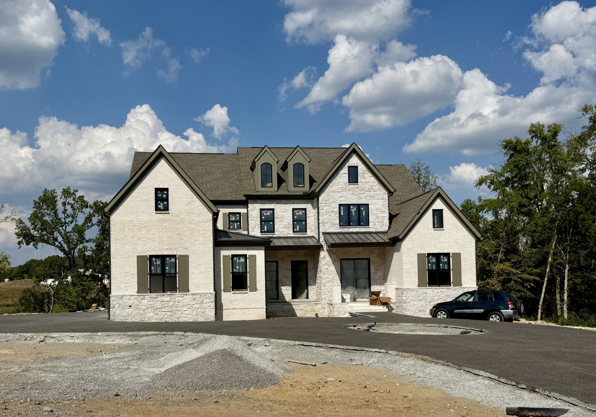 9905 Amarosa Ct