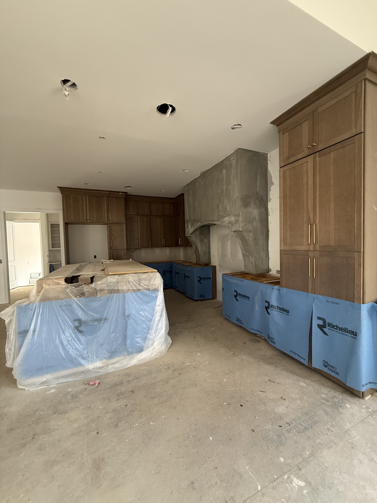9905 Amarosa Ct