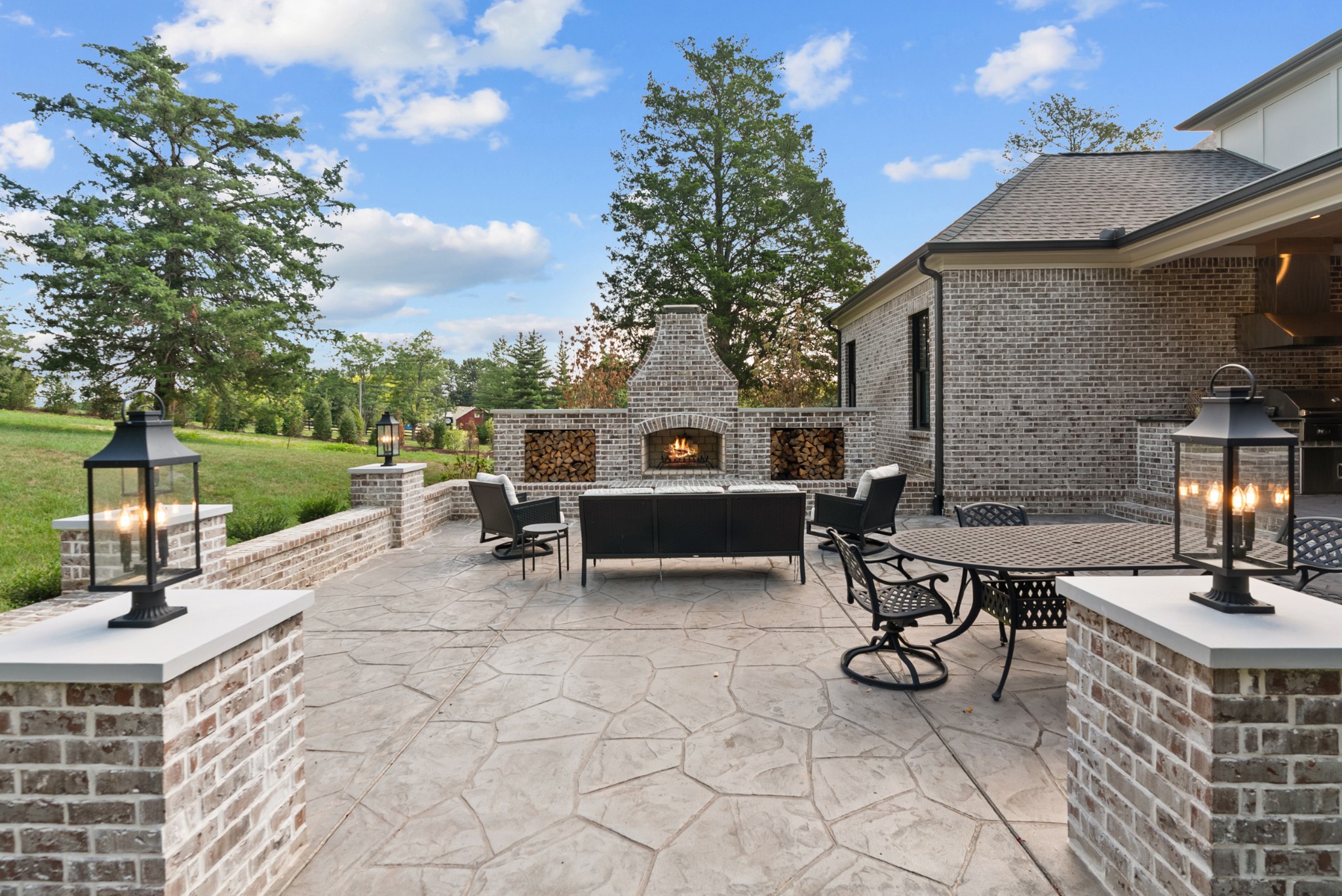 9905 Amarosa Ct