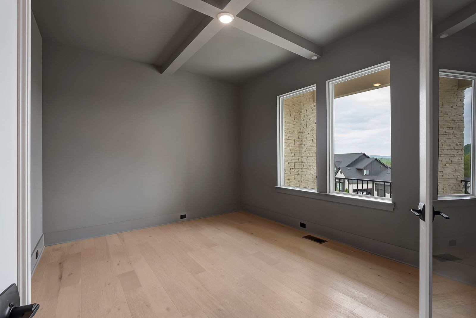 6066 Lookaway Cir
