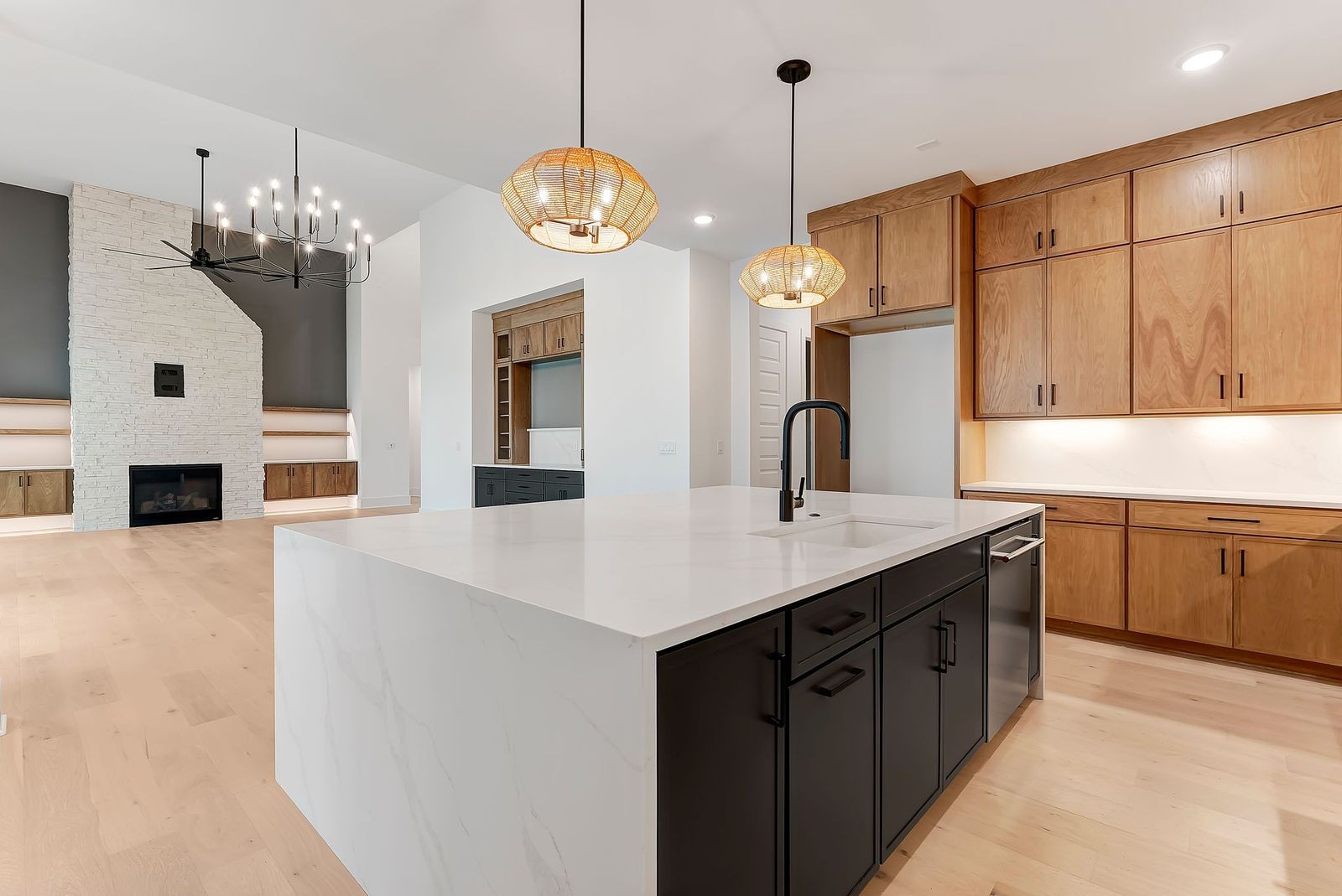 6066 Lookaway Cir