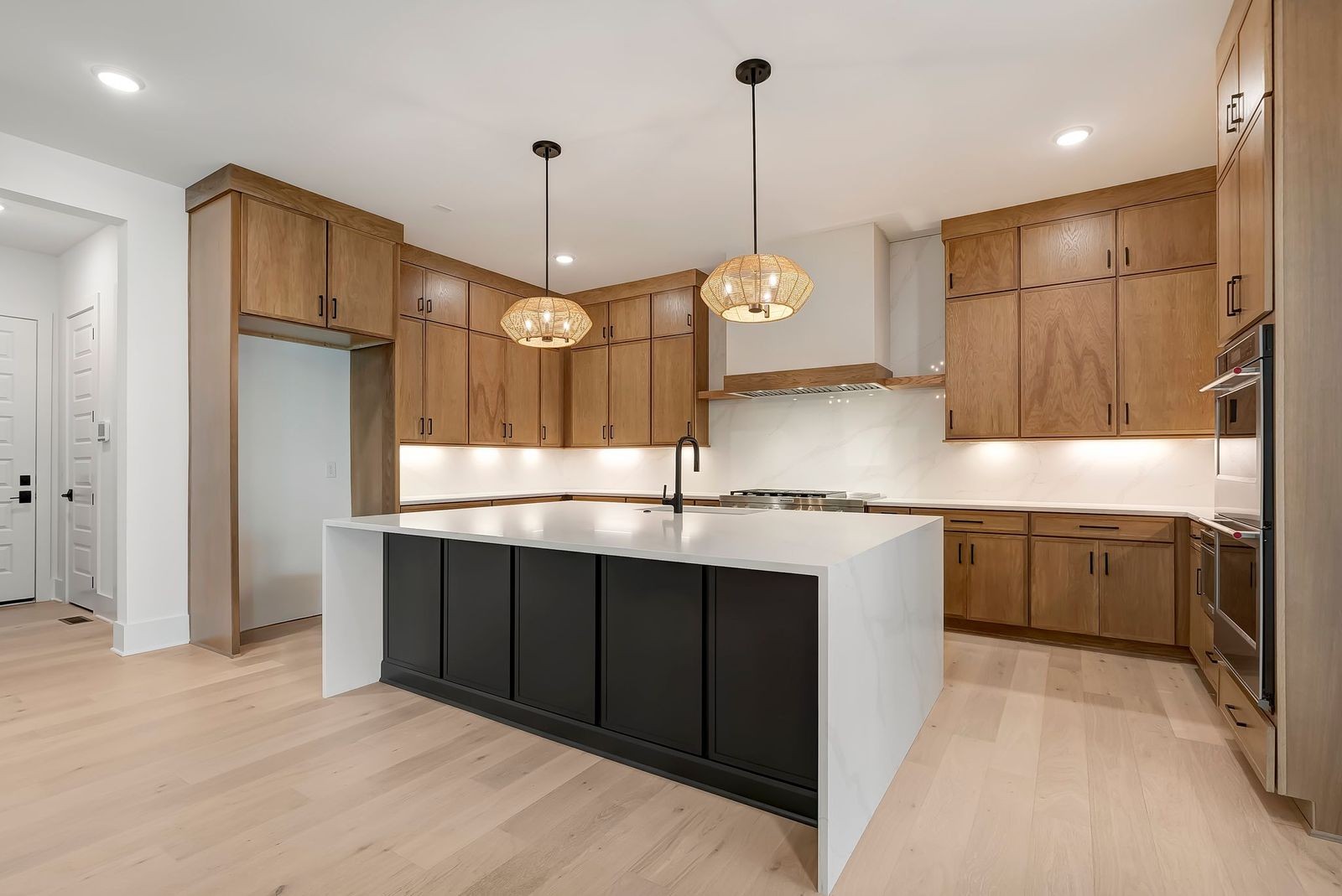 6066 Lookaway Cir