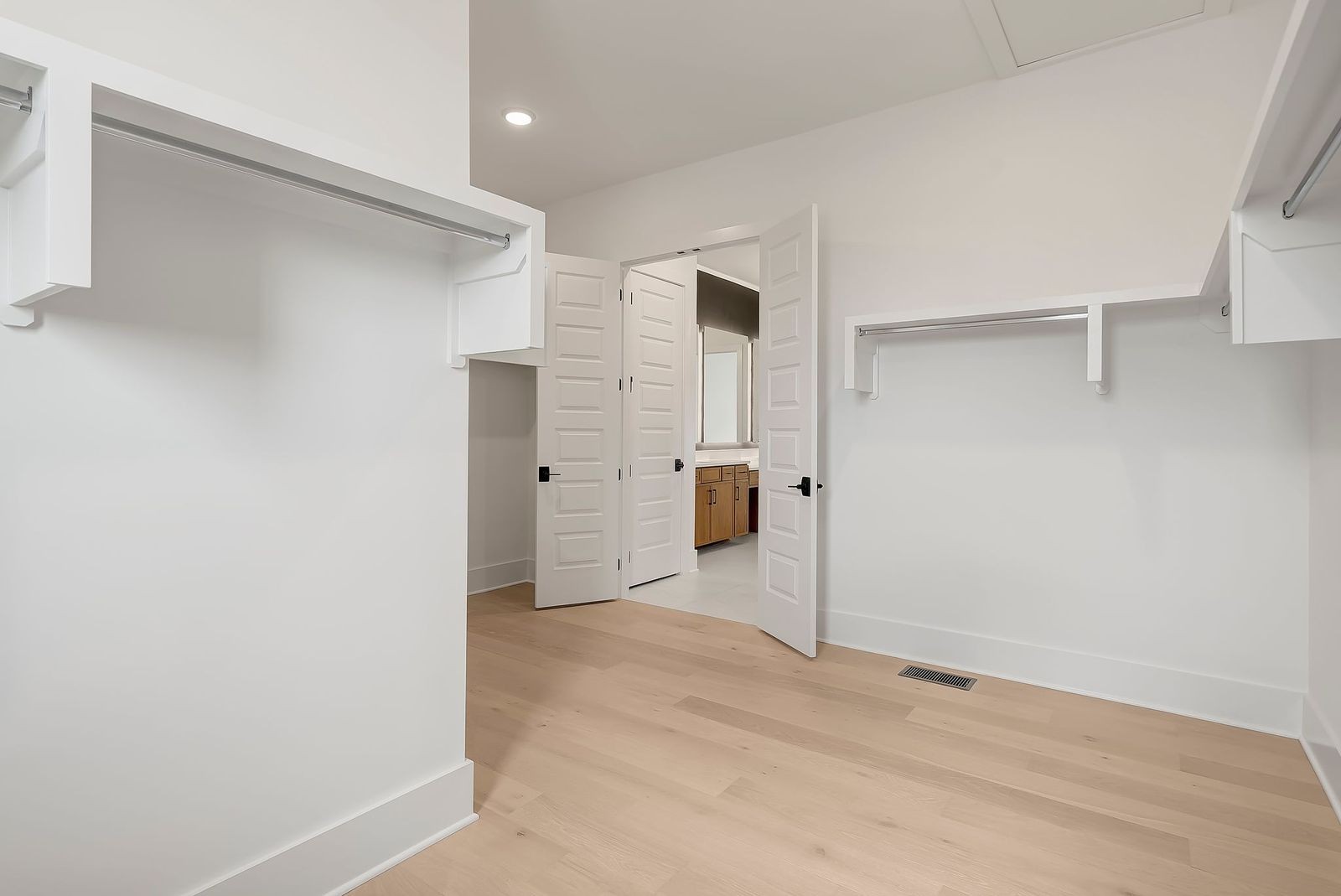 6066 Lookaway Cir
