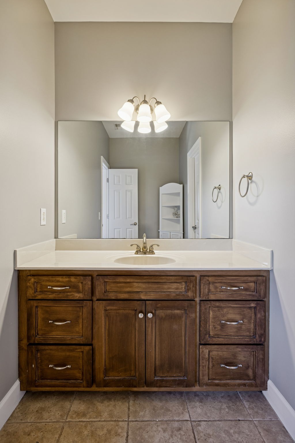 2165 Summer Hill Cir