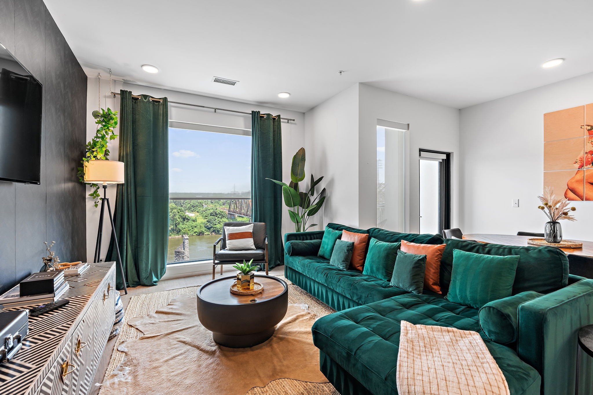 700 1st Ave, N Unit: 504