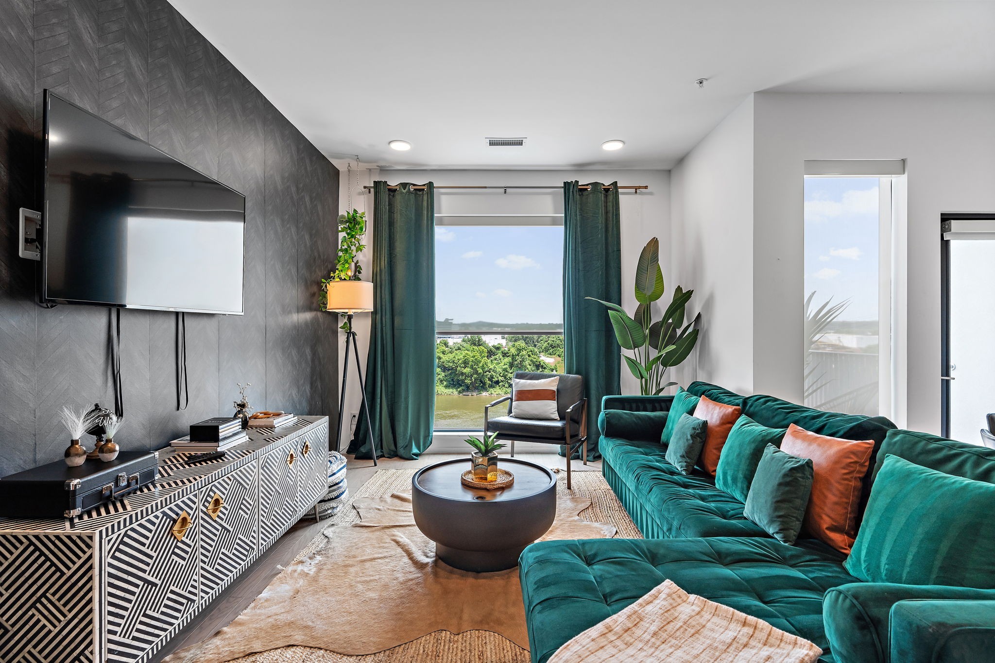 700 1st Ave, N Unit: 504