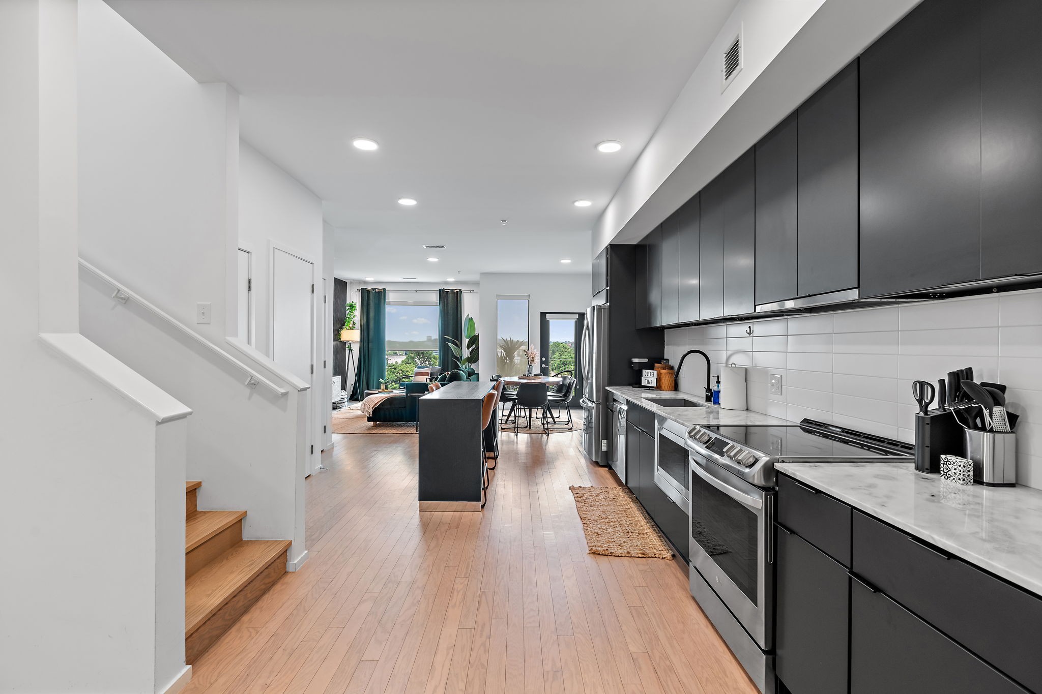 700 1st Ave, N Unit: 504