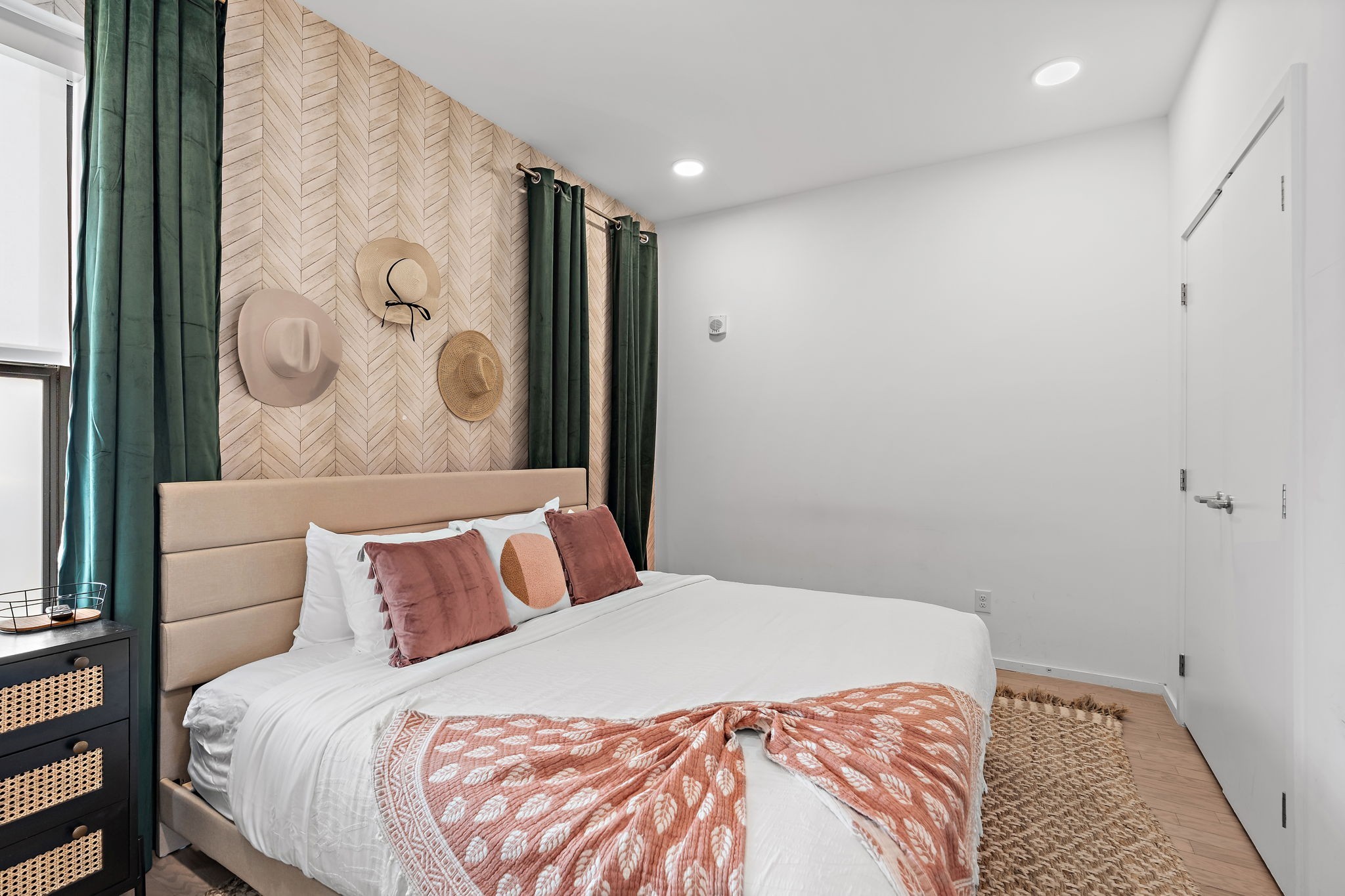 700 1st Ave, N Unit: 504