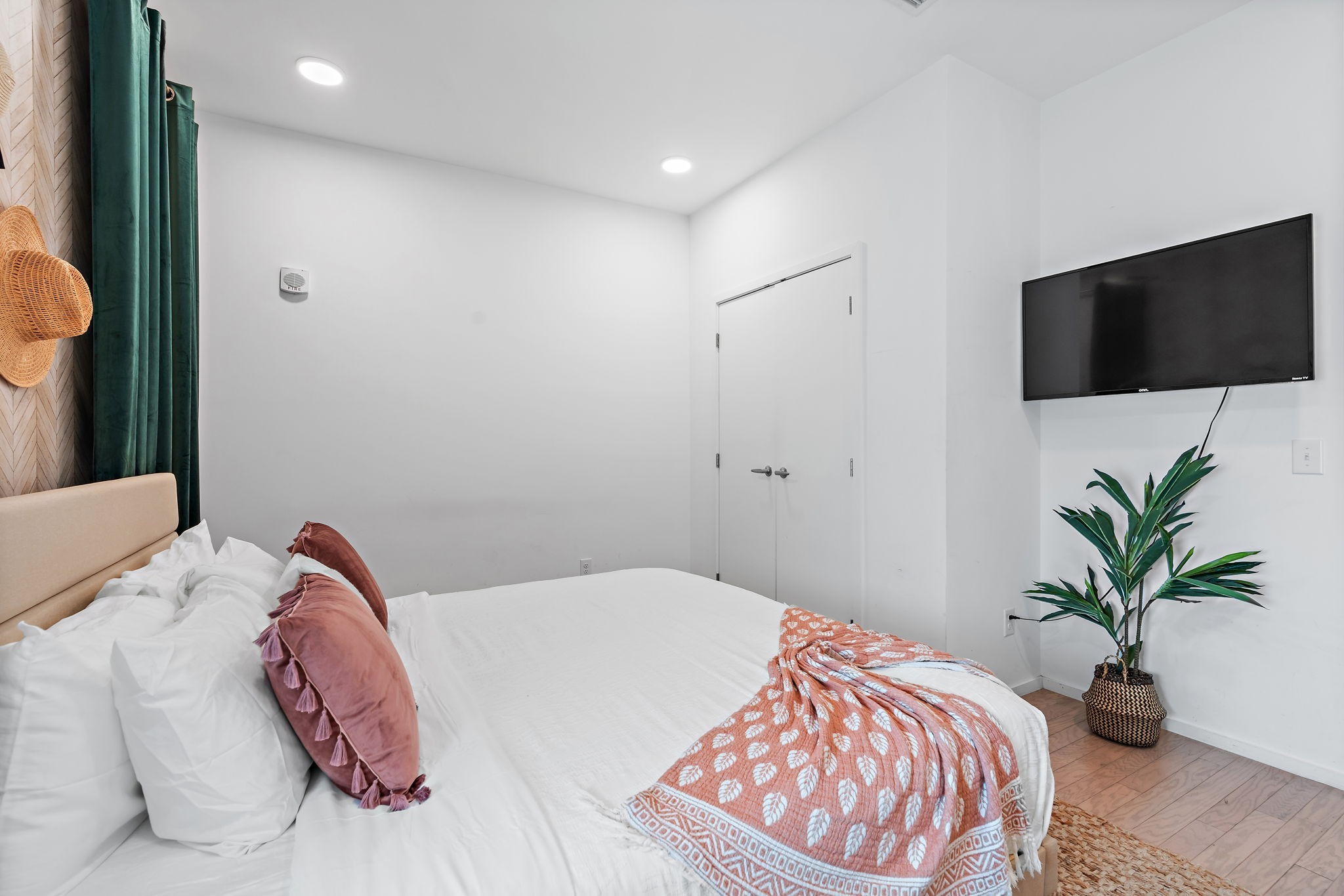 700 1st Ave, N Unit: 504