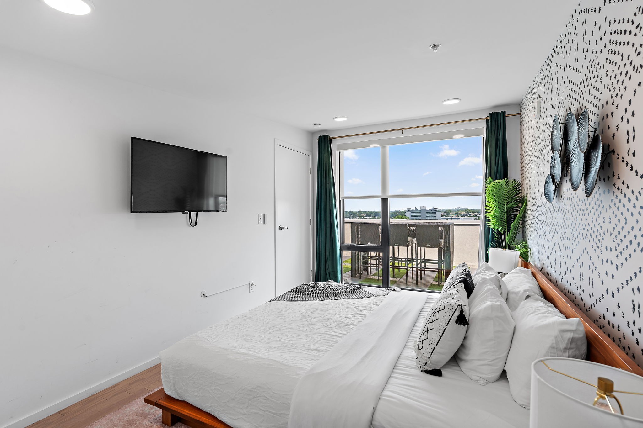 700 1st Ave, N Unit: 504