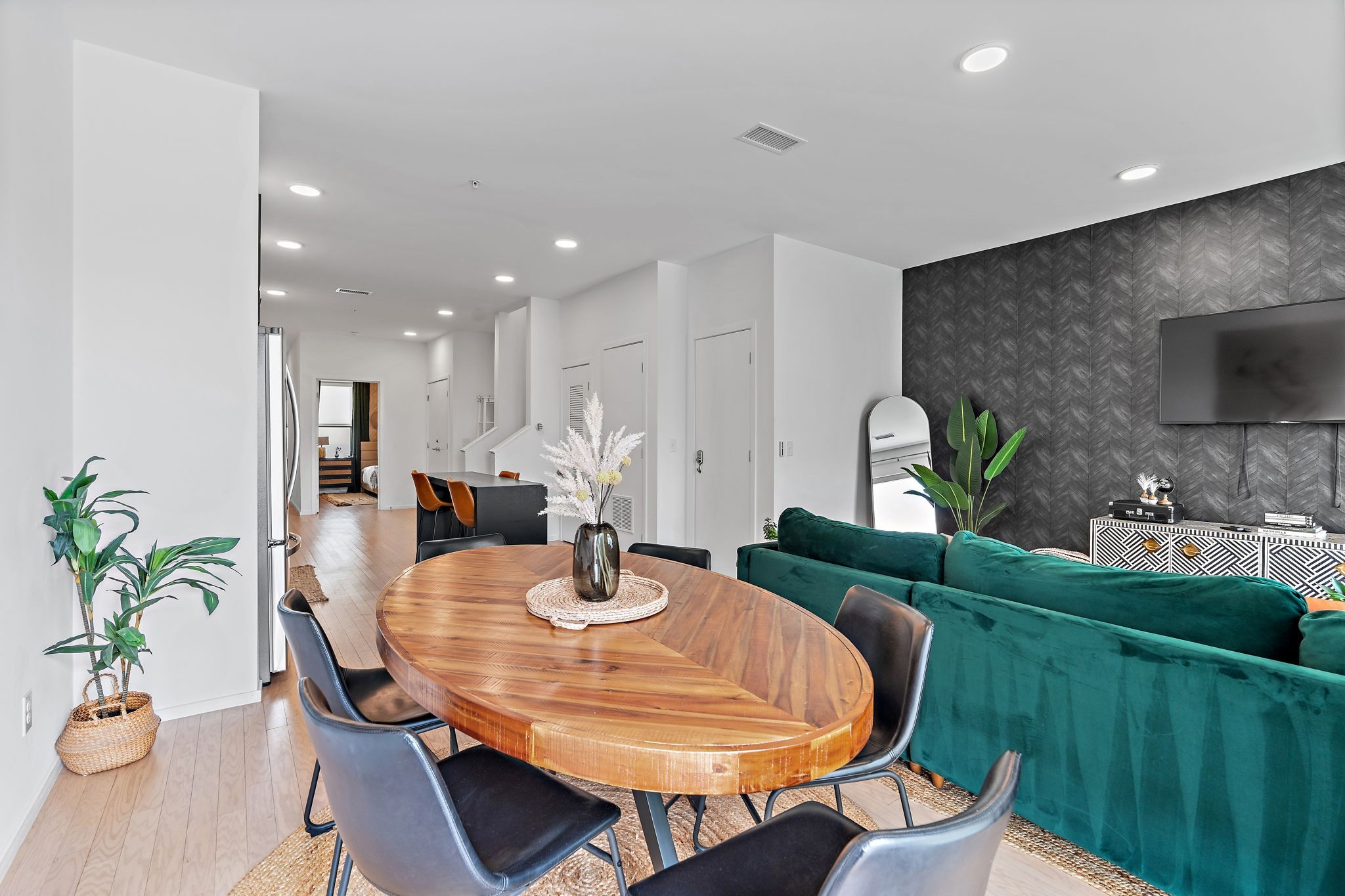 700 1st Ave, N Unit: 504